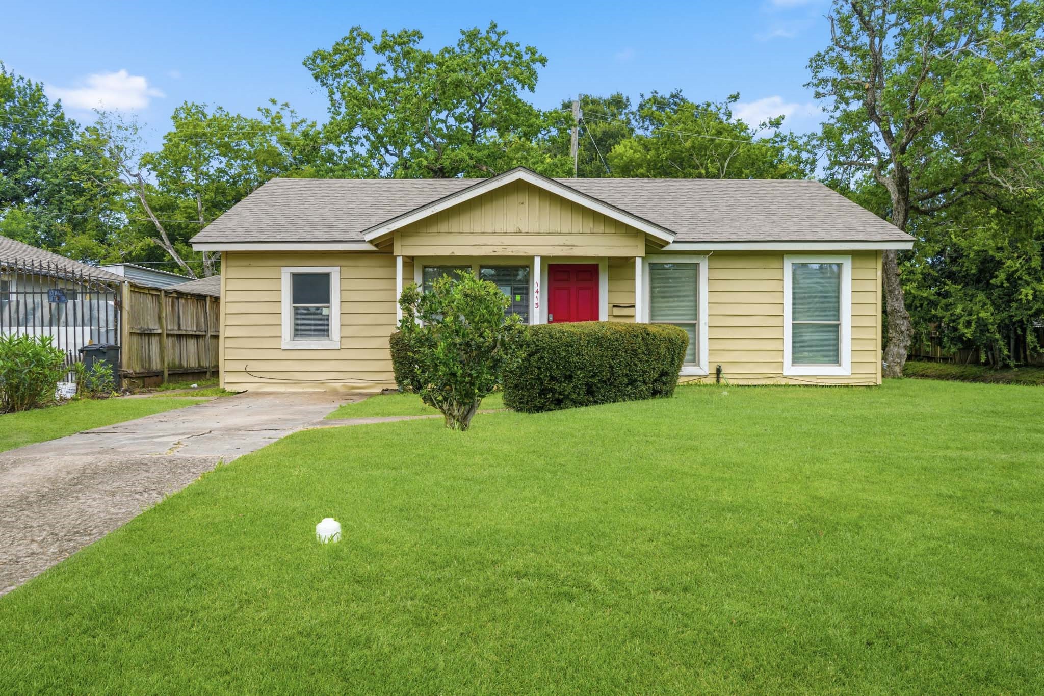 1413 George Street Pasadena, TX 77502 - Photo 1 of 12