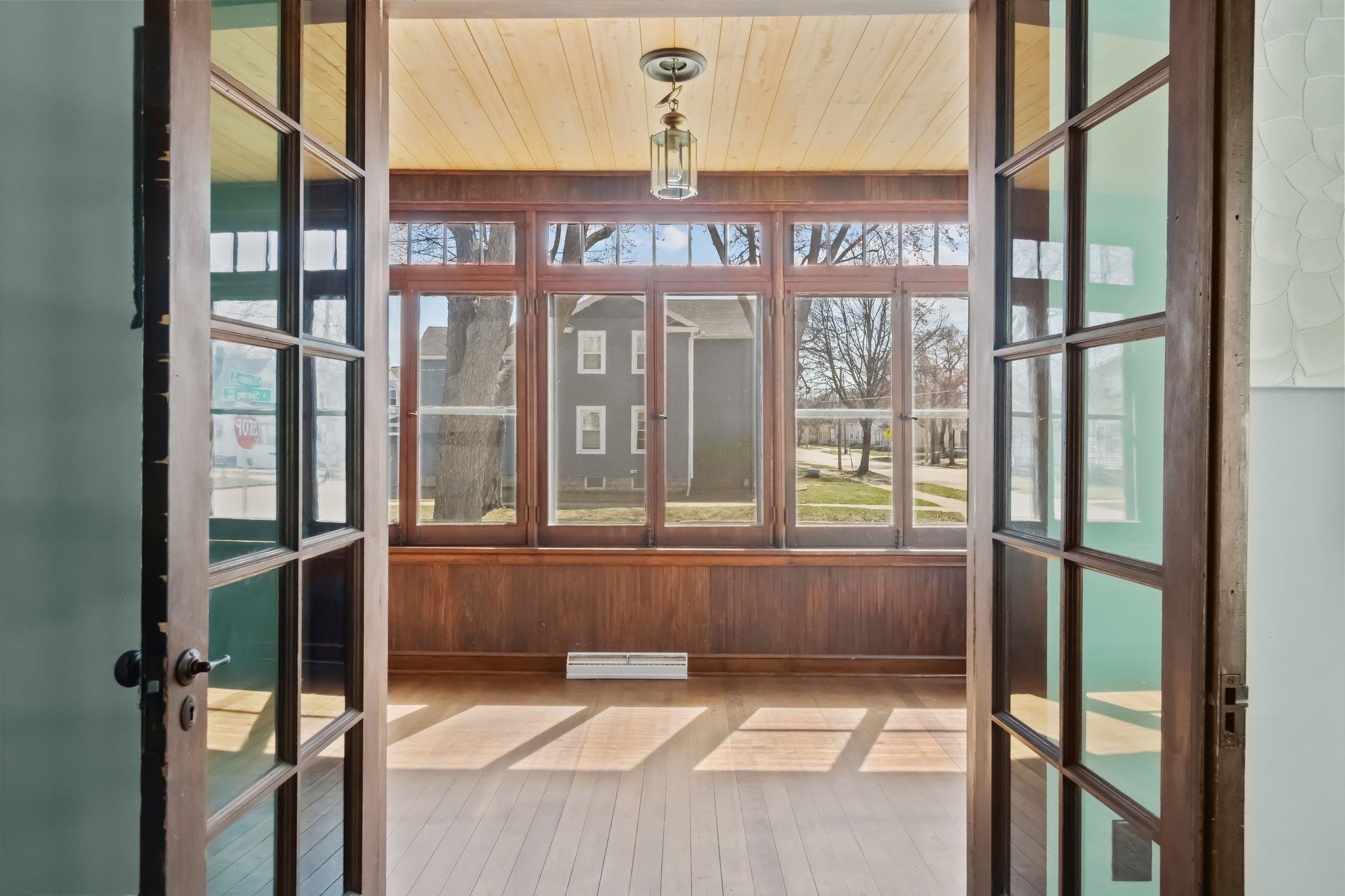 1102 North Division Street Appleton, WI 54911 - Photo 12 of 45