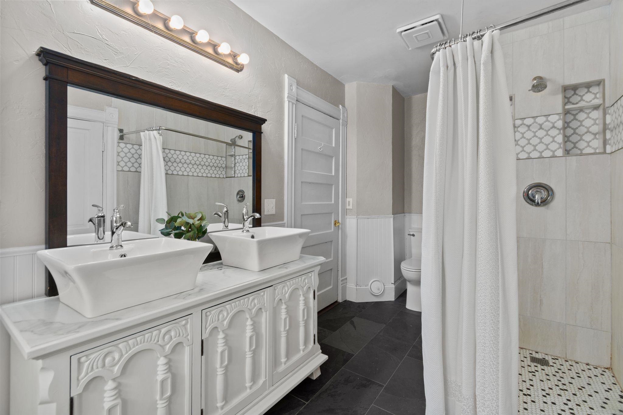 1102 North Division Street Appleton, WI 54911 - Photo 22 of 45