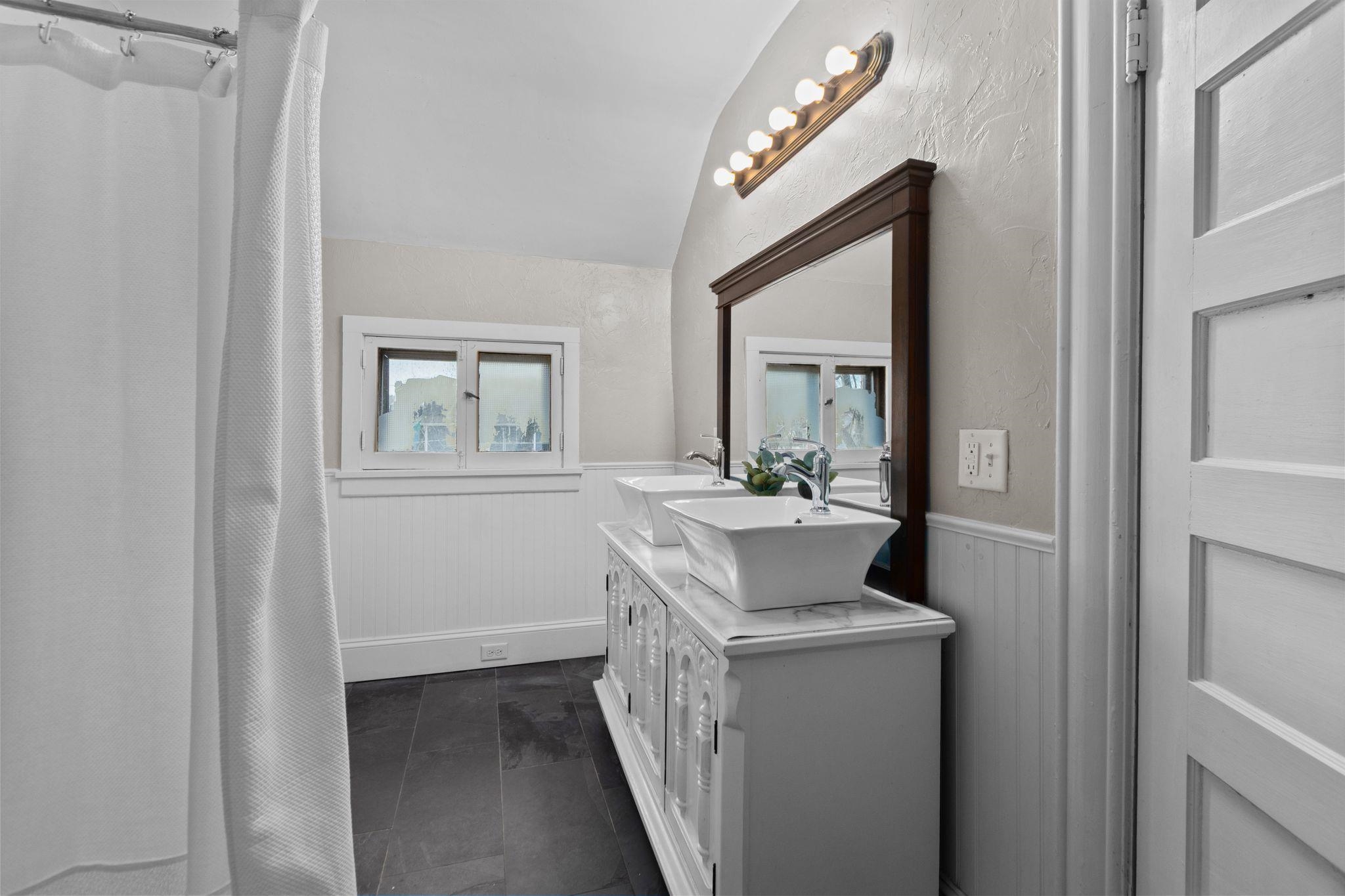 1102 North Division Street Appleton, WI 54911 - Photo 23 of 45