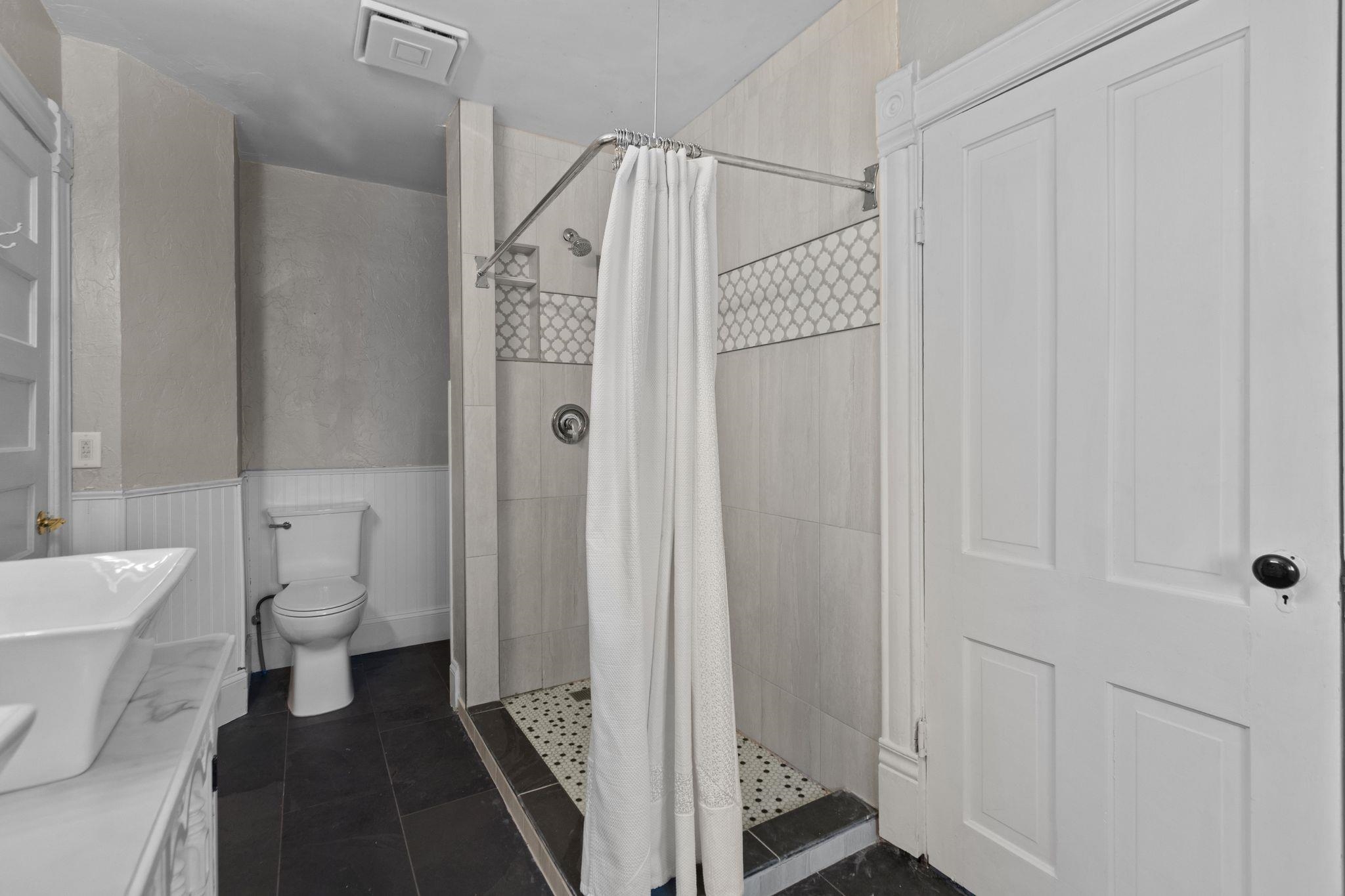 1102 North Division Street Appleton, WI 54911 - Photo 24 of 45