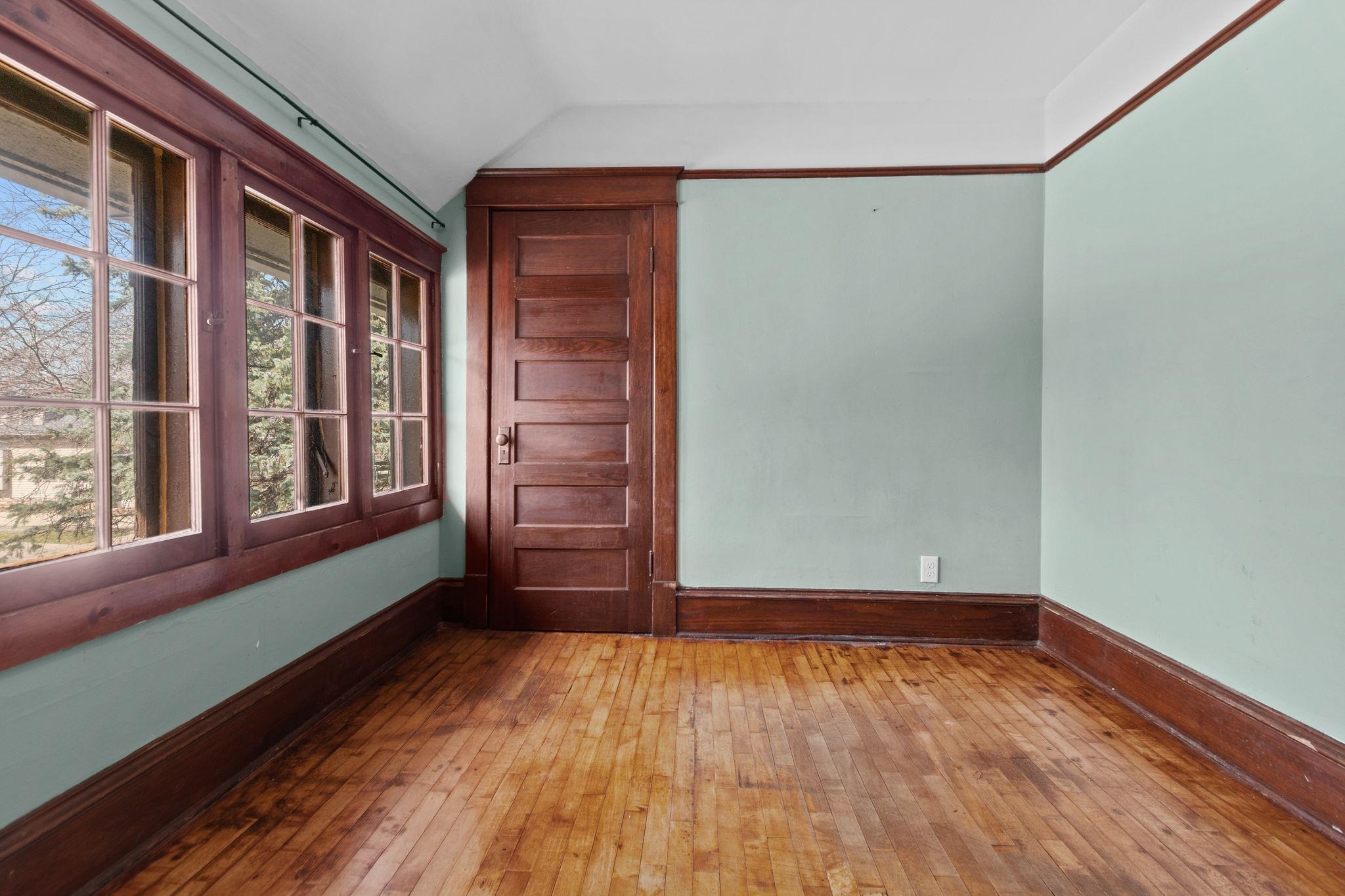 1102 North Division Street Appleton, WI 54911 - Photo 28 of 45