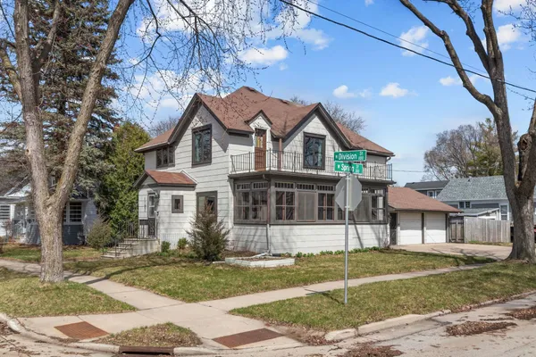 $285,000 | 1102 North Division Street, Appleton, WI 54911