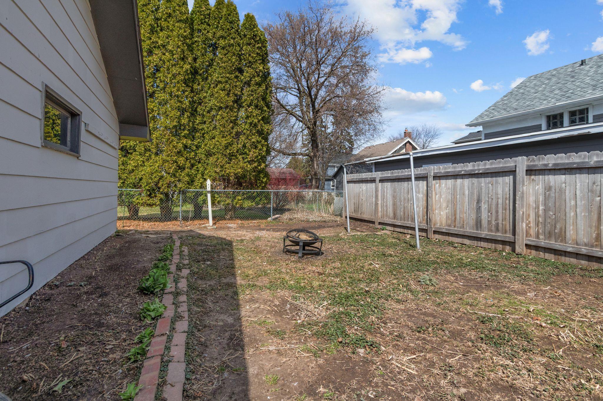 1102 North Division Street Appleton, WI 54911 - Photo 38 of 45