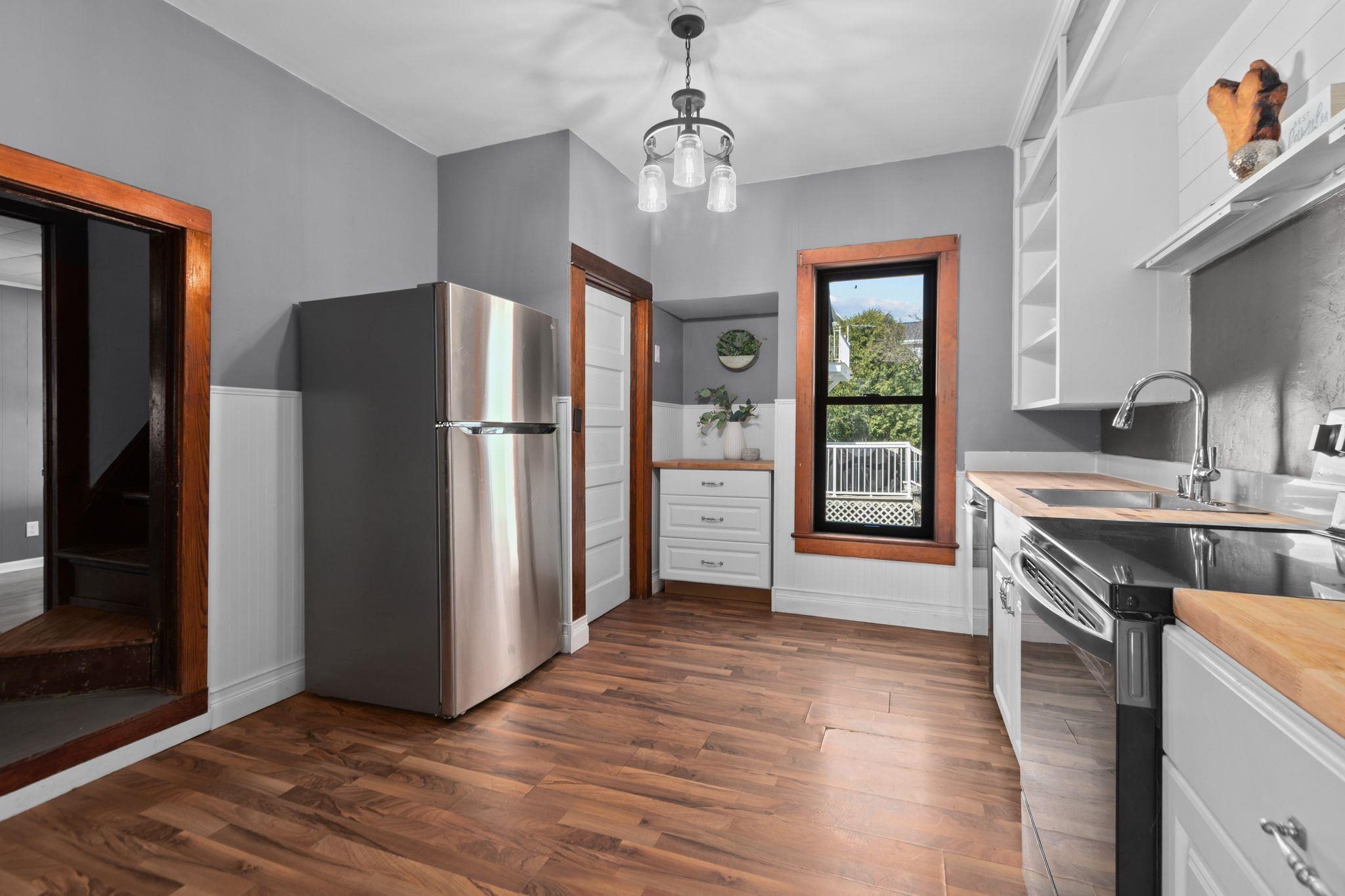 1102 North Division Street Appleton, WI 54911 - Photo 4 of 45