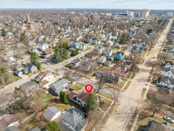 $285,000 | 1102 North Division Street, Appleton, WI 54911