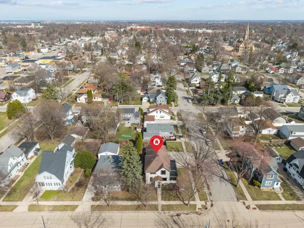 $285,000 | 1102 North Division Street, Appleton, WI 54911