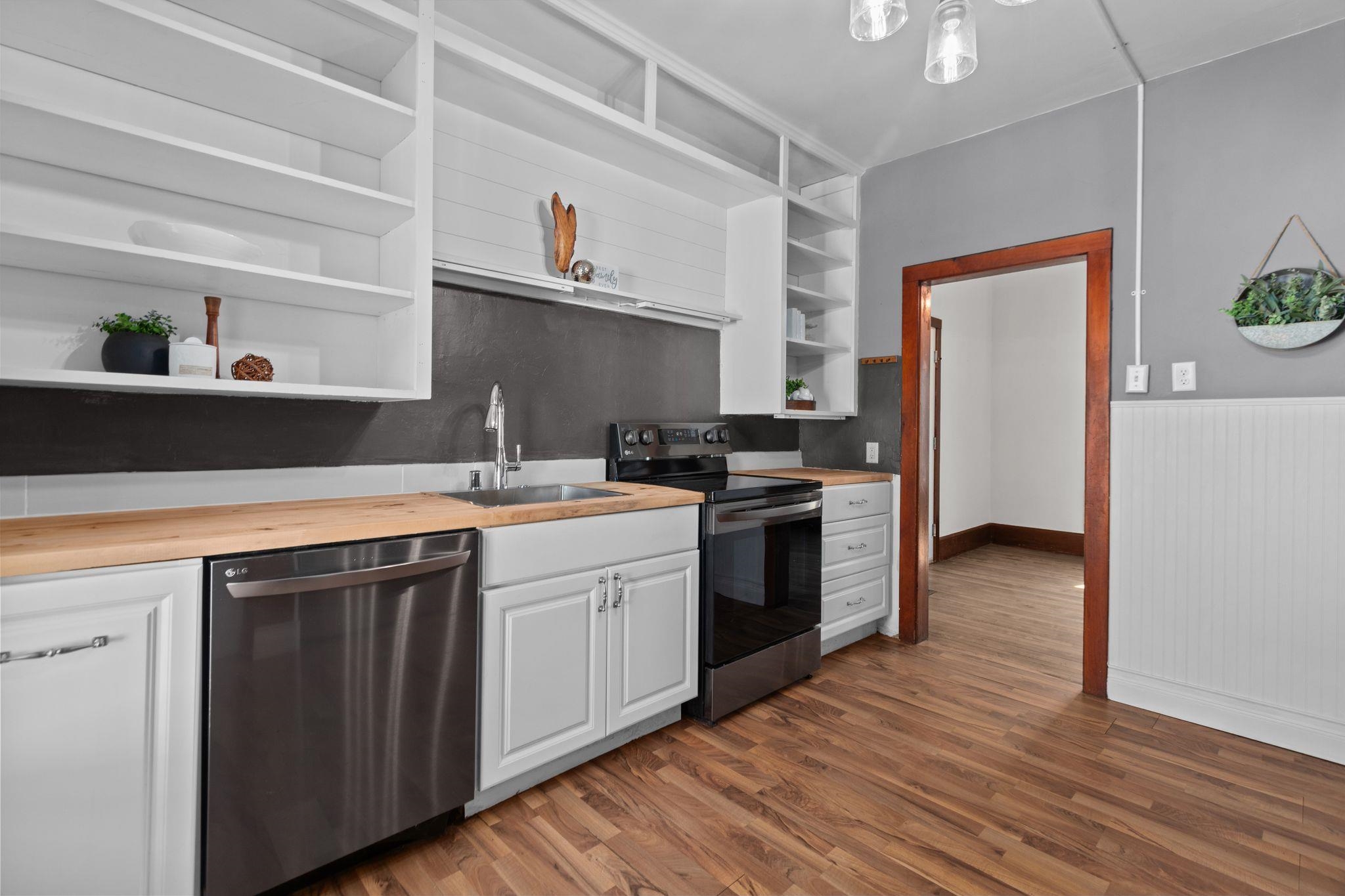 1102 North Division Street Appleton, WI 54911 - Photo 6 of 45