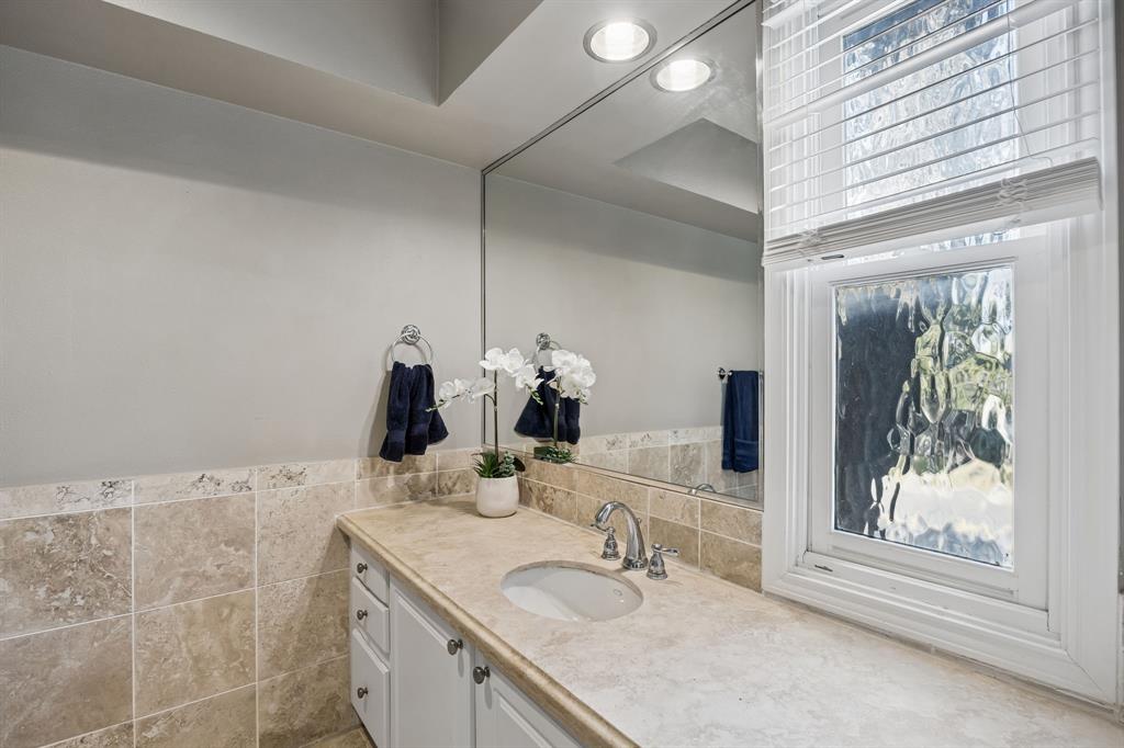7730 Meadow Road, Unit 205 Dallas, TX 75230 - Photo 14 of 27