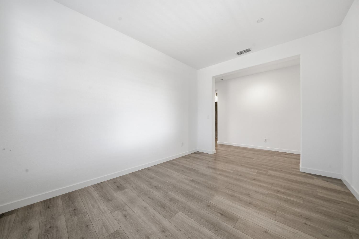 648 Edgewood Loop Angels Camp, CA 95222 - Photo 4 of 58 LIVING ROOM/DEN OFF OF FRONT ENTRY
