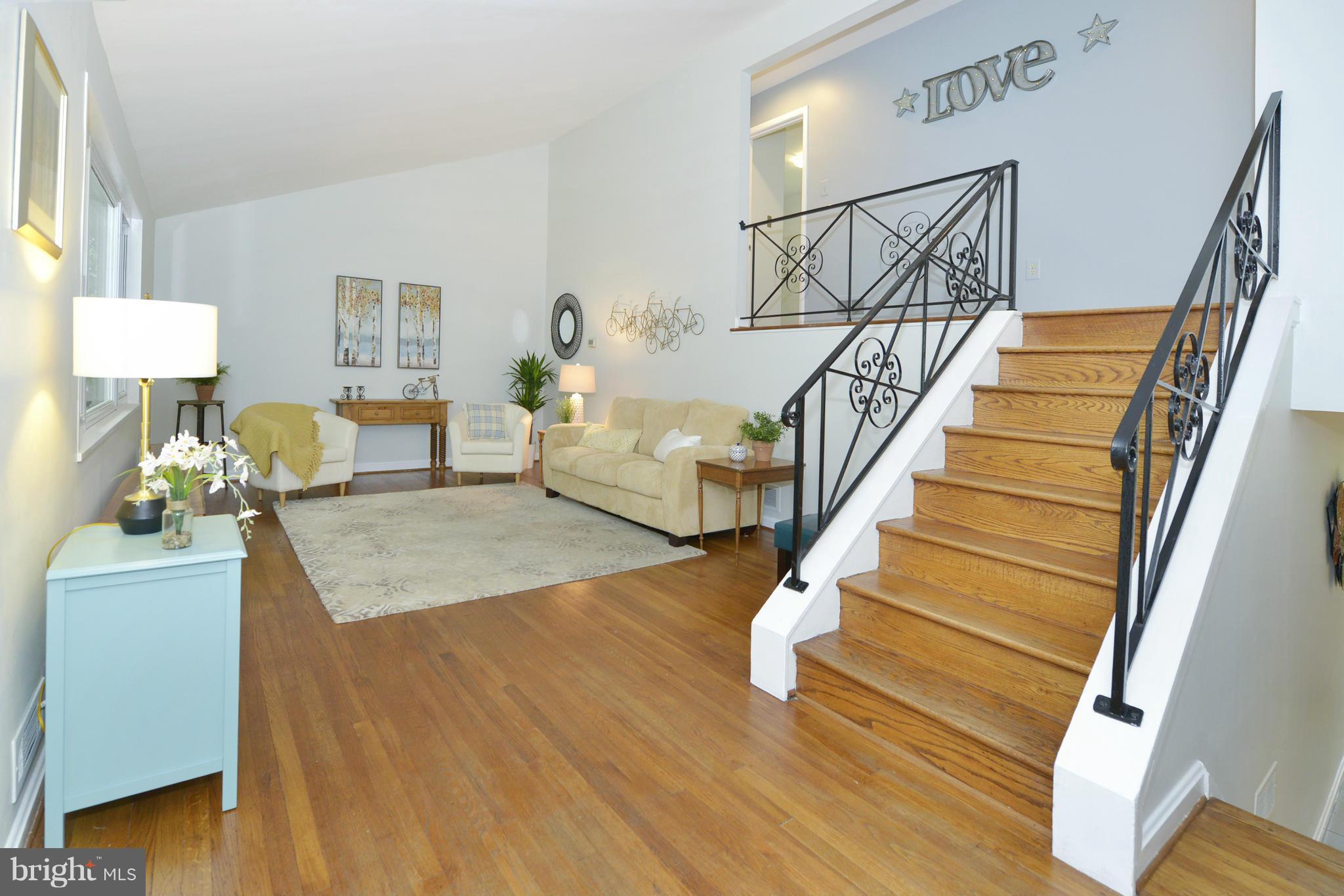 3600 Kenway Street Silver Spring, MD 20906 - Photo 4 of 25 Living Room