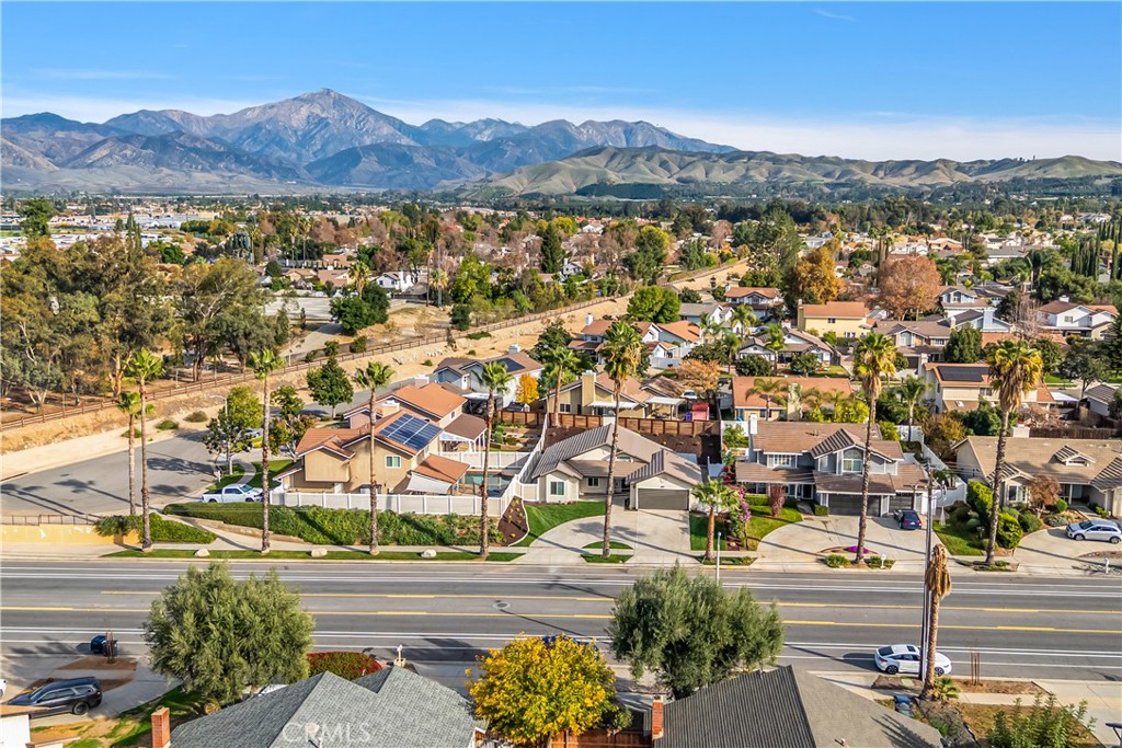 304 North Dearborn Street Redlands, CA 92374 - Photo 34 of 39 an aerial view of residential house and green space
