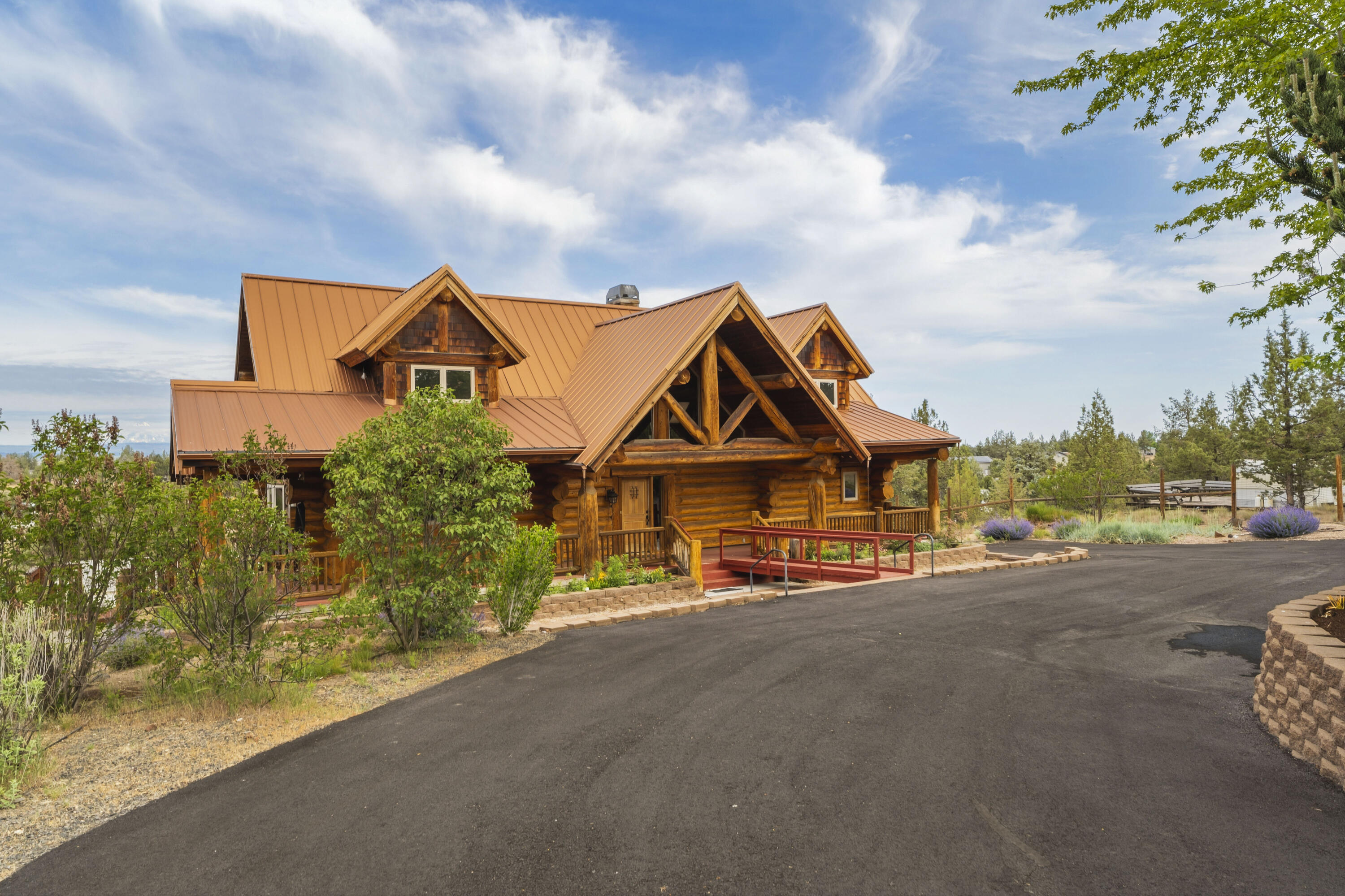 10739 Southwest Shad Road Terrebonne, OR 97760 - Photo 23 of 55 an outdoor space with city view