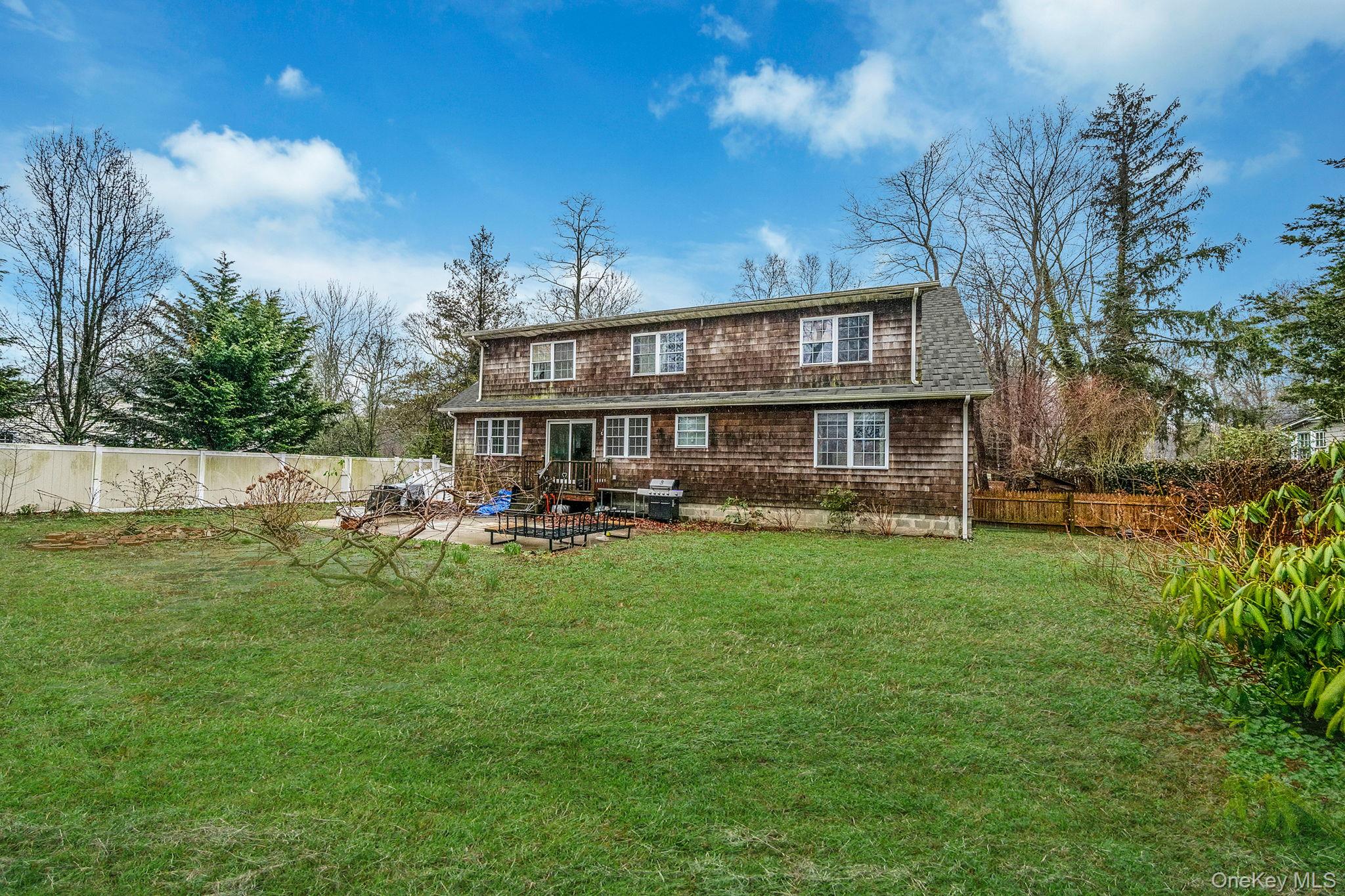 273 North Country Road Miller Place, NY 11764 - Photo 7 of 31