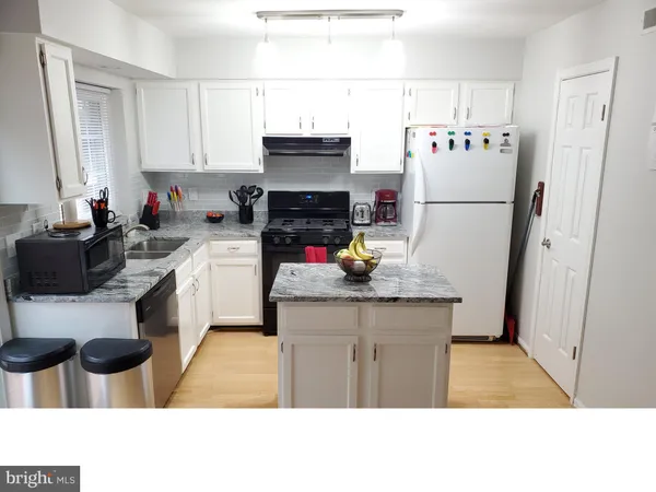 $2,600 | 14721 Basingstoke Loop, Centreville, VA 20120