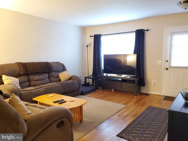 $2,600 | 14721 Basingstoke Loop, Centreville, VA 20120