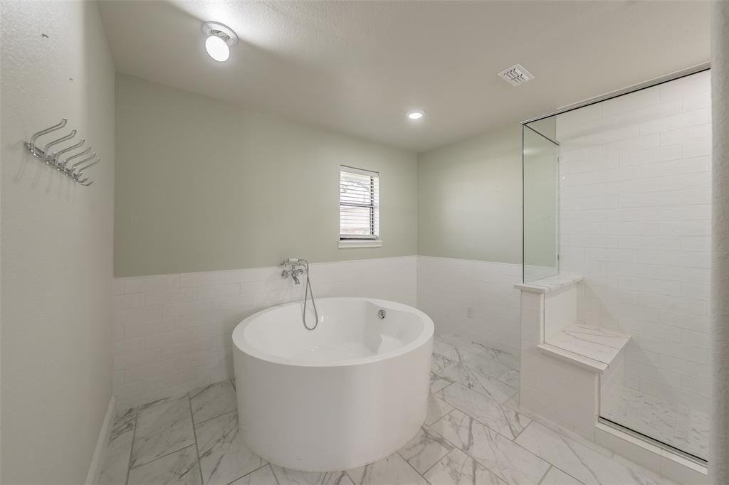 337 Travis Road Decatur, TX 76234 - Photo 19 of 32