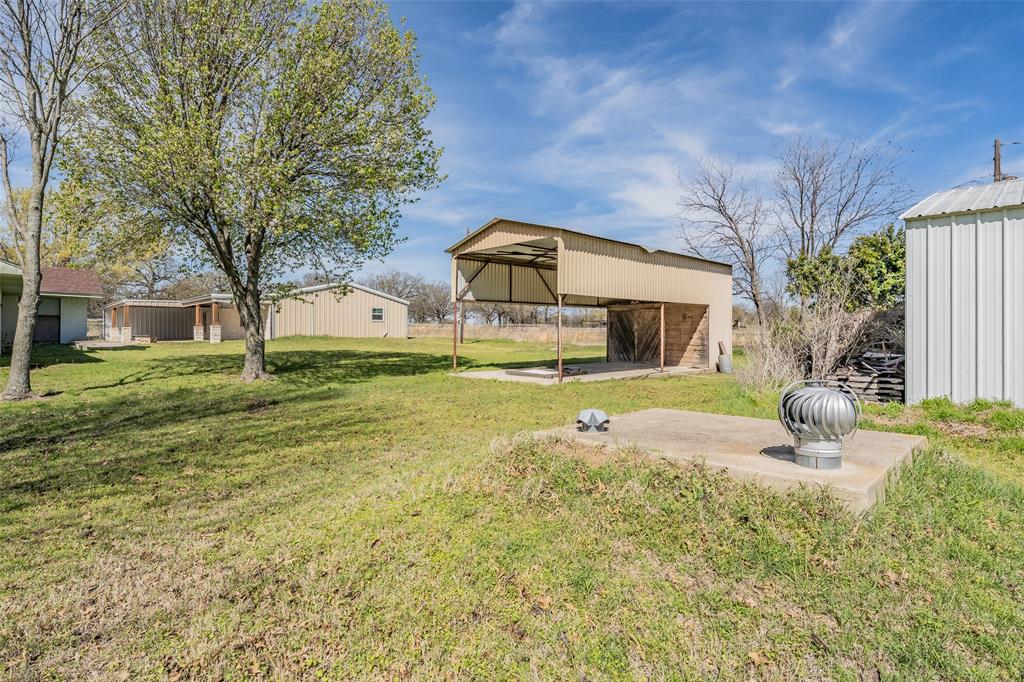 337 Travis Road Decatur, TX 76234 - Photo 6 of 32