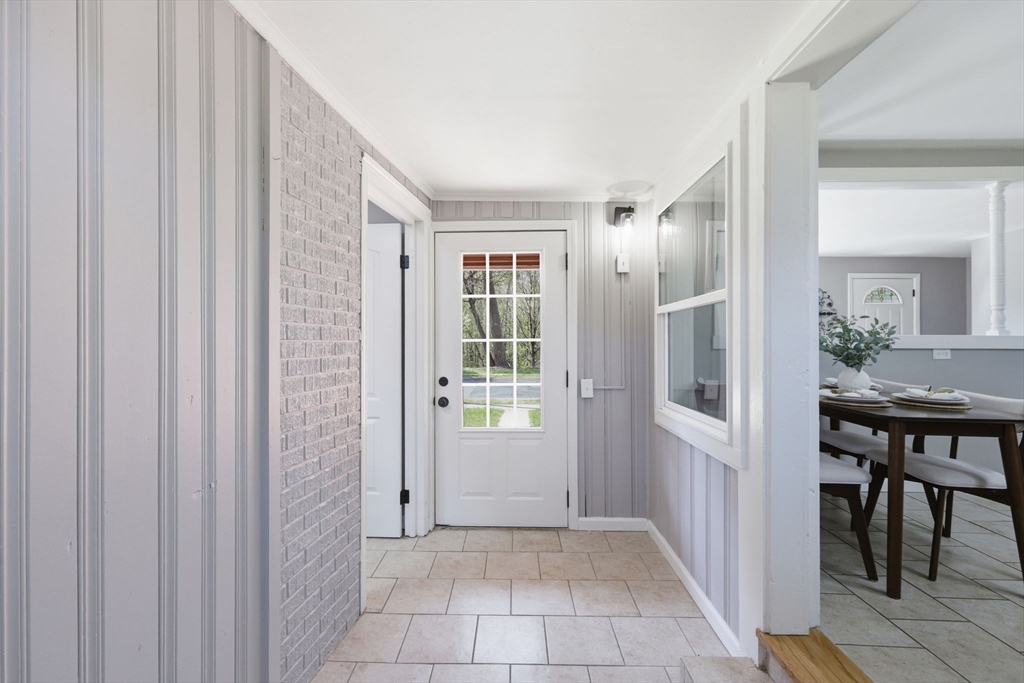 118 Surrey Road Springfield, MA 01118 - Photo 12 of 31