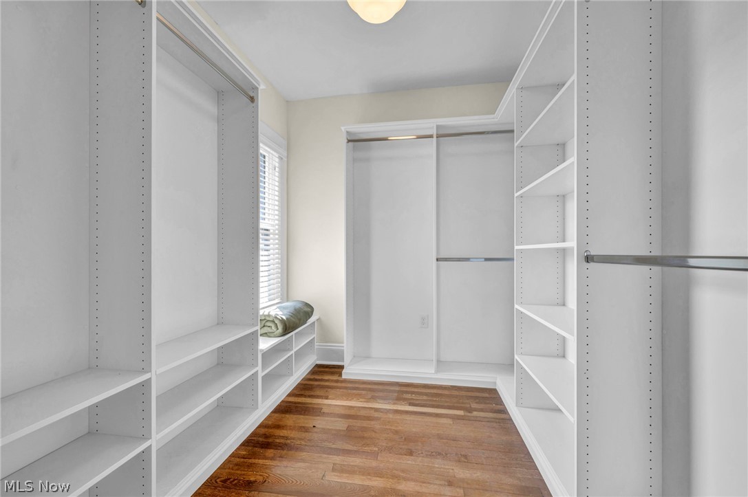 2135 Coventry Road, Unit DOWN Cleveland, OH 44118 - Photo 23 of 34 Walk in closet featuring light wood-style flooring