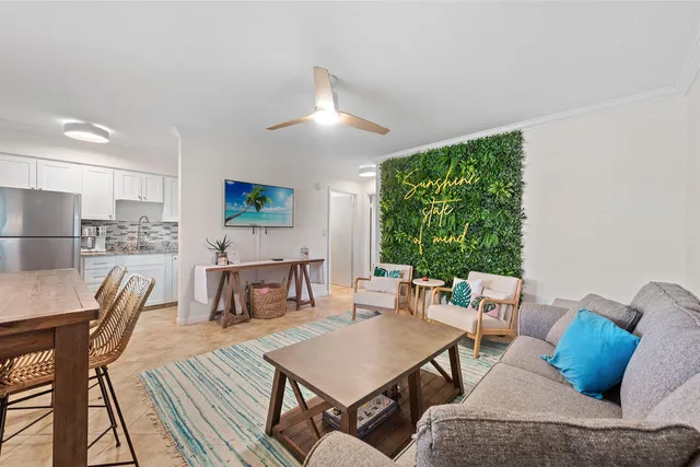 $250,000 | 235 Seaview Court, Unit F7, Marco Island, FL 34145