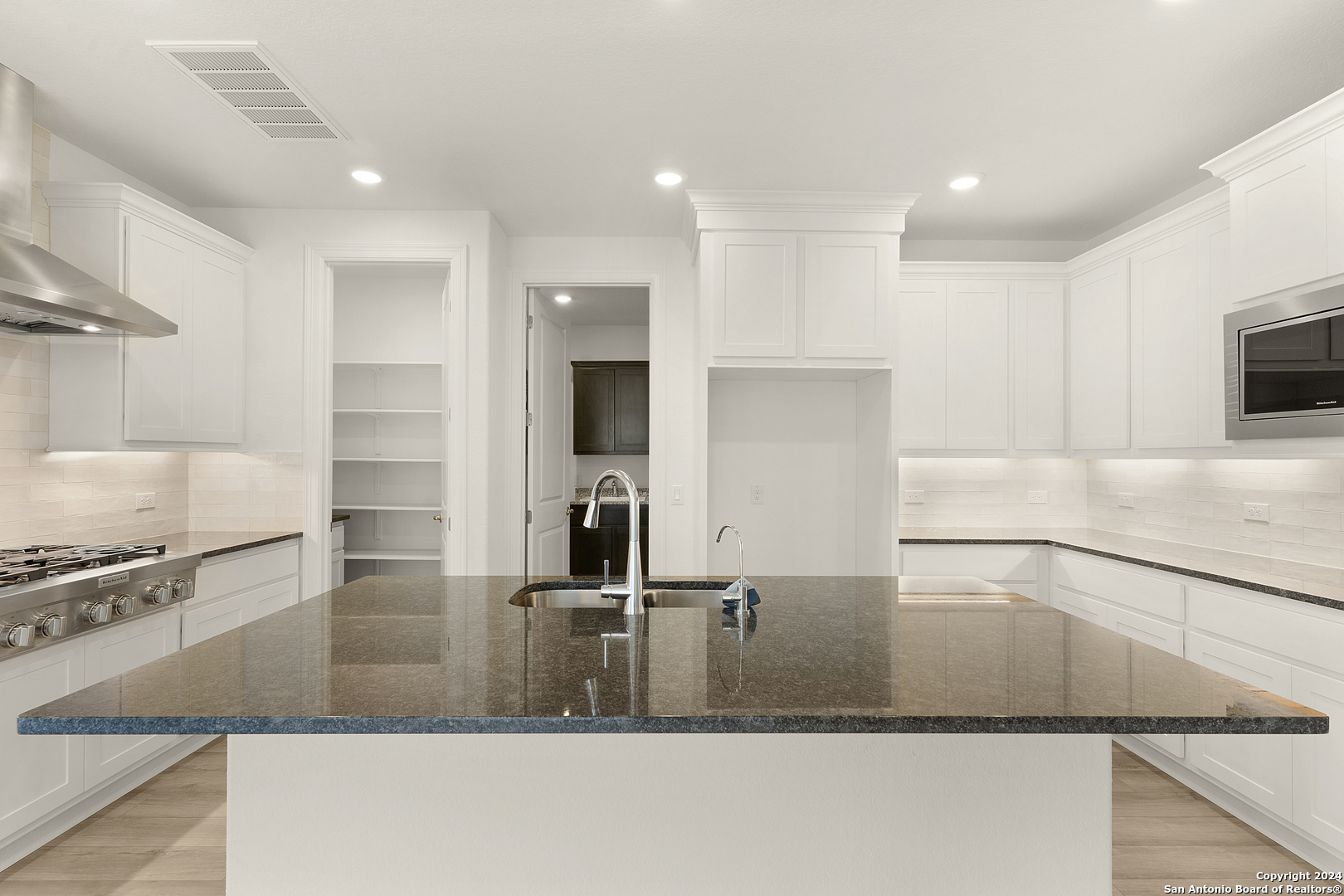 925 Nolte Bend Seguin, TX 78155 - Photo 18 of 47