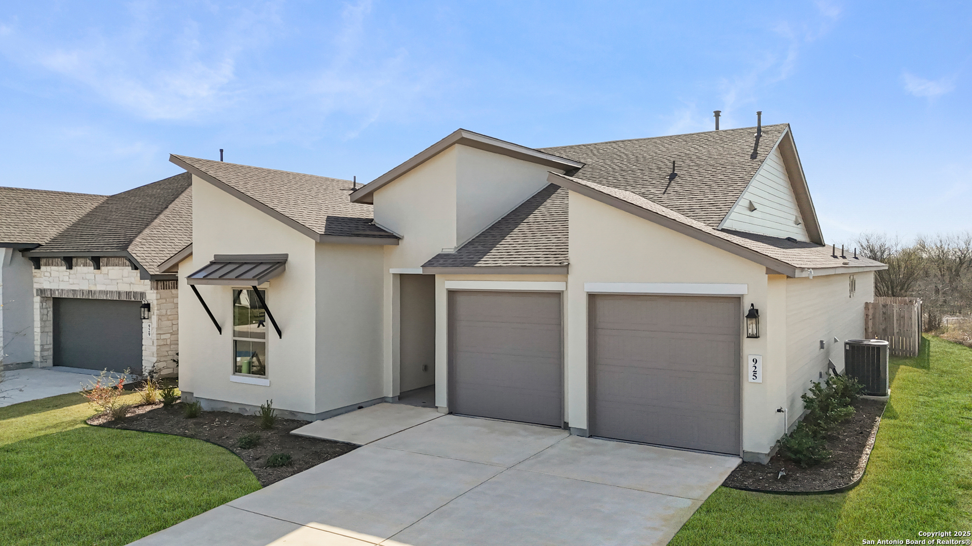 925 Nolte Bend Seguin, TX 78155 - Photo 3 of 47