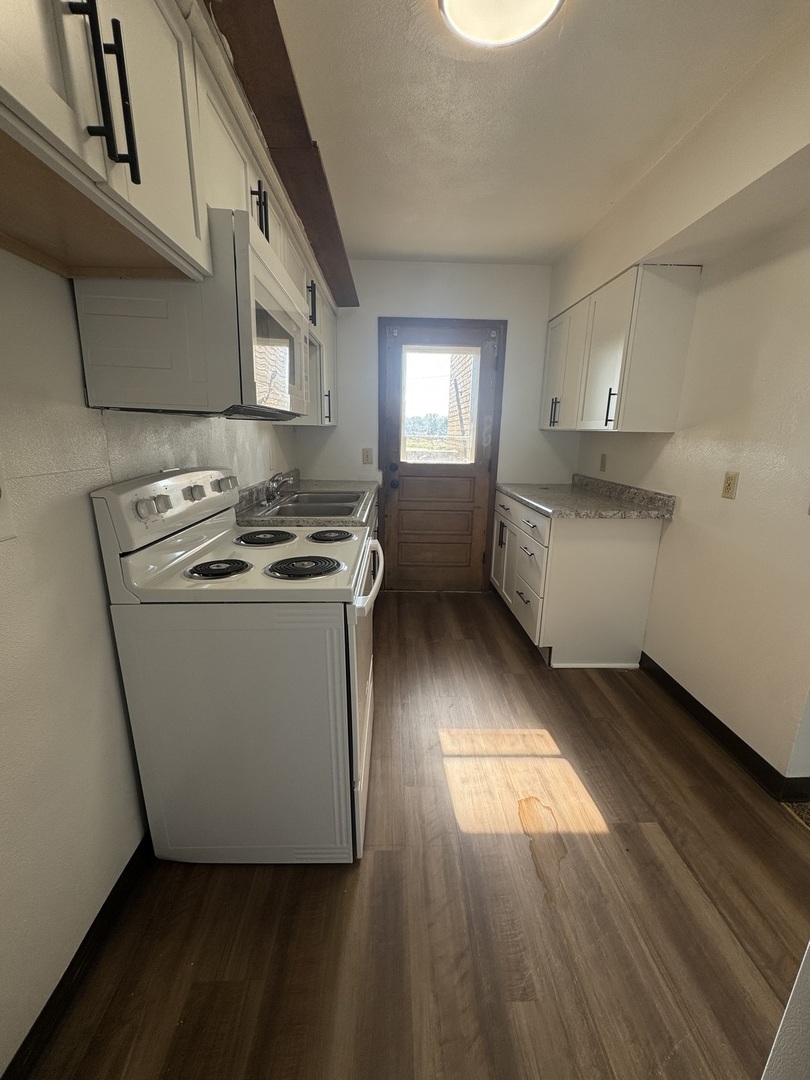 1911 16th Street, Unit 2 Silvis, IL 61282 - Photo 5 of 10