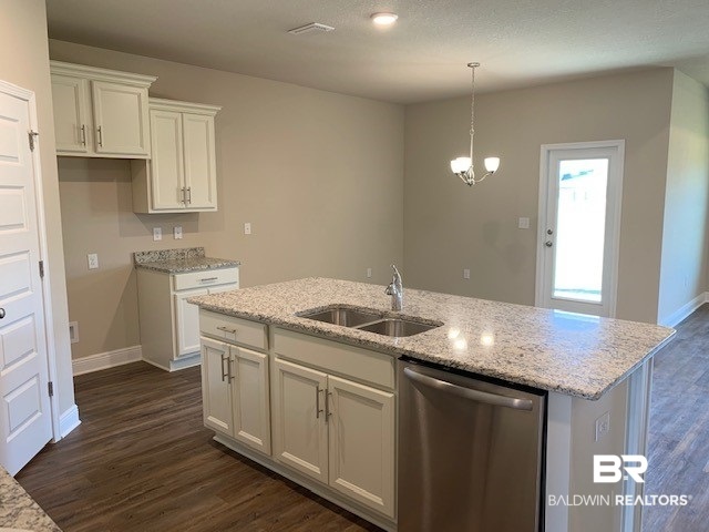 9439 Eiland Drive, Unit 38 Foley, AL 36535 - Photo 7 of 20 Kitchen overlooking dinin