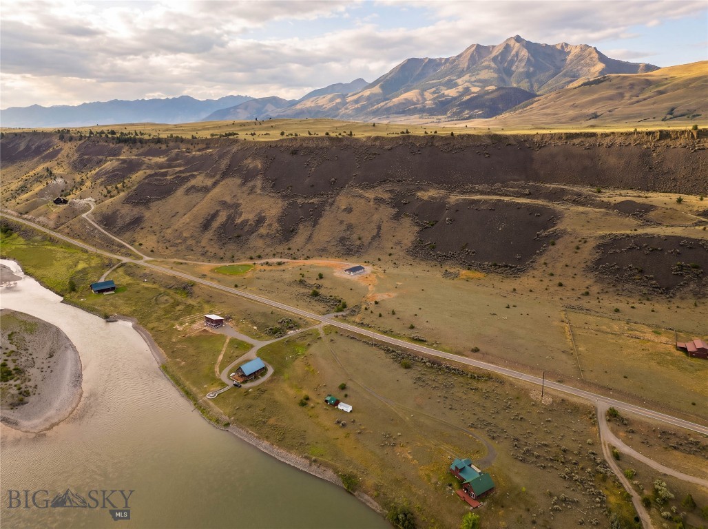 218 East River Road Emigrant, MT 59027 - Photo 3 of 28 Gallery Image 3