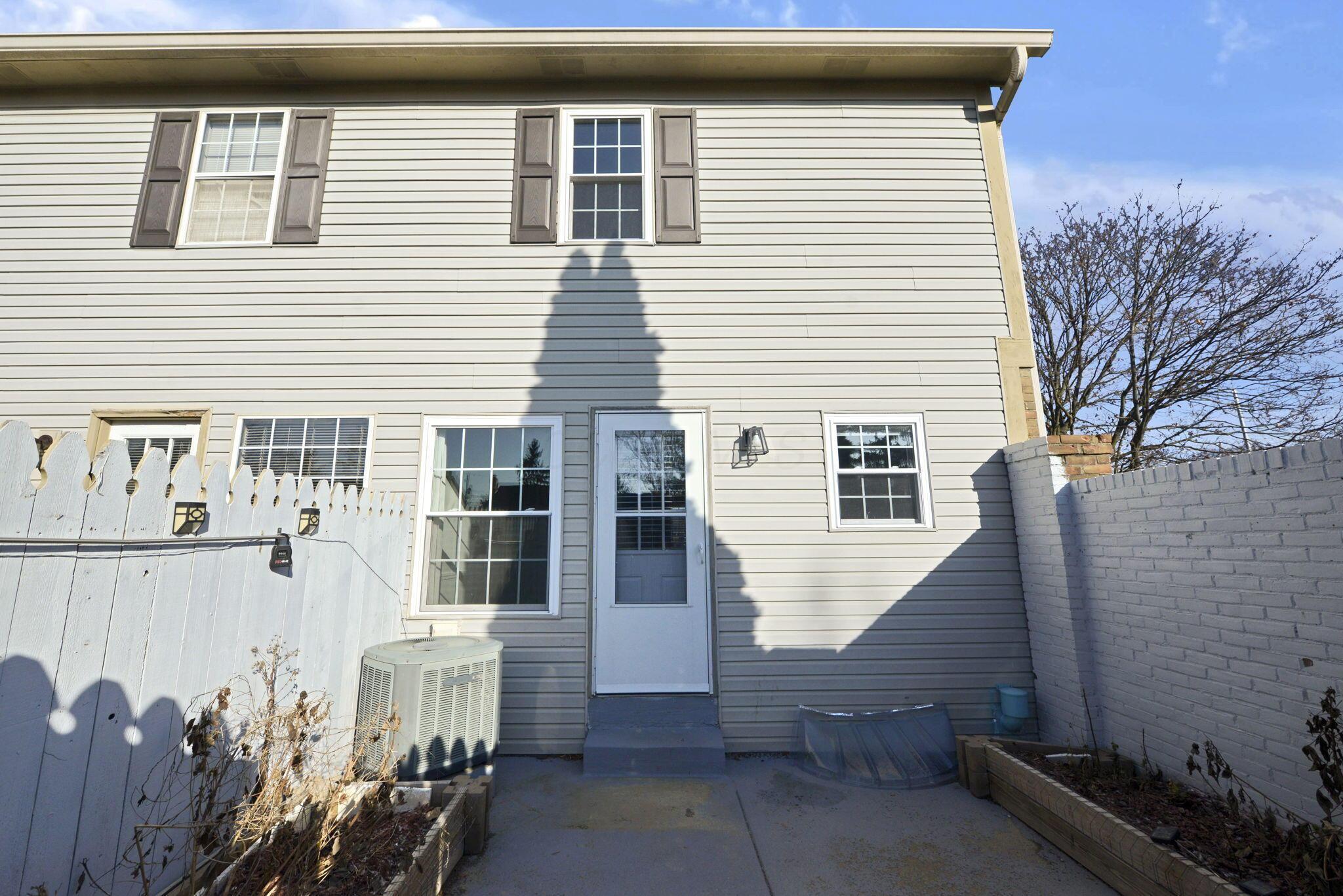 1221 Bethel Road Columbus, OH 43220 - Photo 27 of 28 25-web-or-mls-1221-bethel-rd
