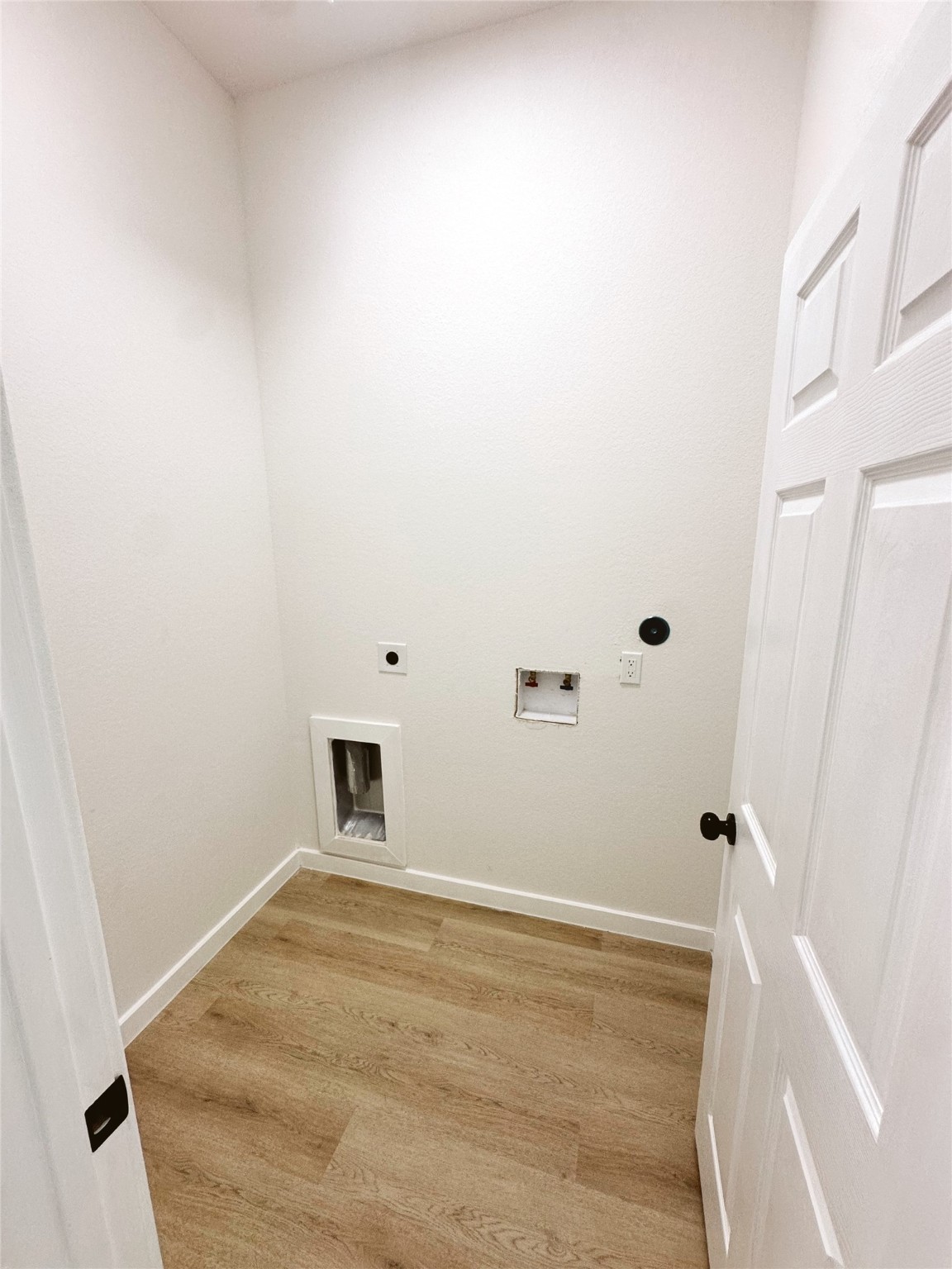 9725 Kerr A-b Street Houston, TX 77029 - Photo 20 of 22 a bathroom with a sink and shower