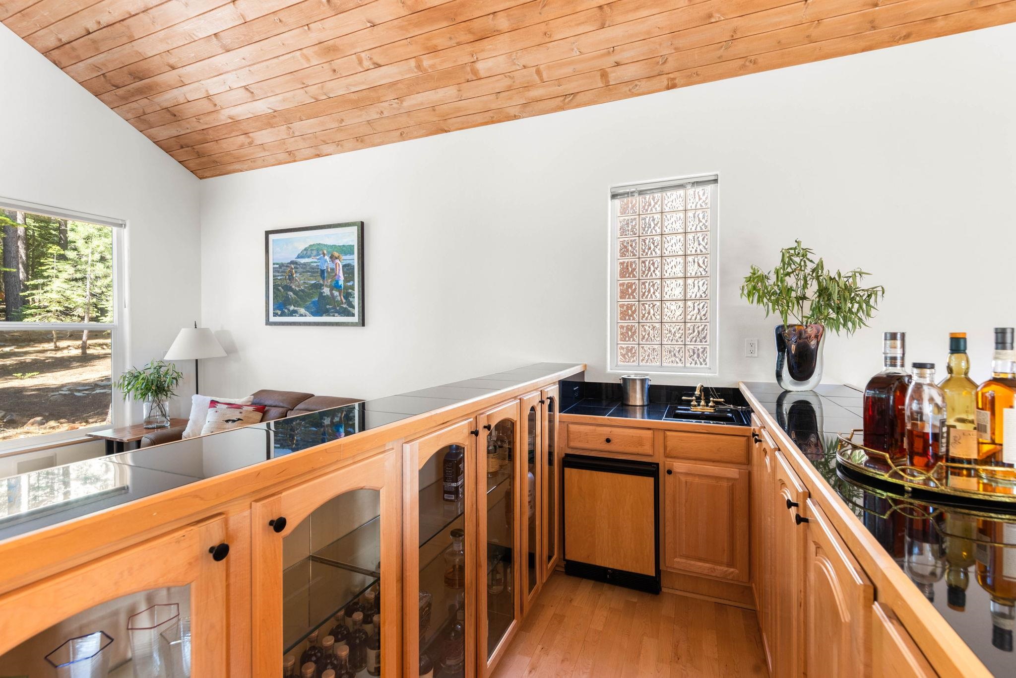 12292 Greenleaf Way Truckee, CA 96161 - Photo 12 of 21