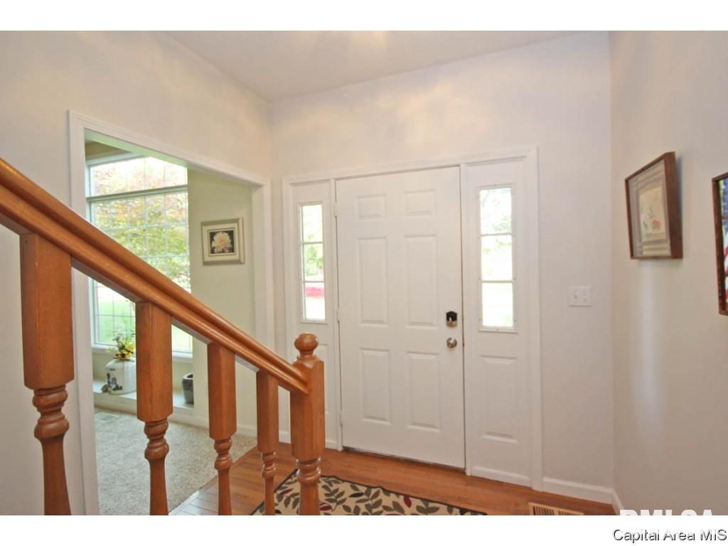 2008 Appleton Drive Springfield, IL 62711 - Photo 3 of 35 Gallery Image 3