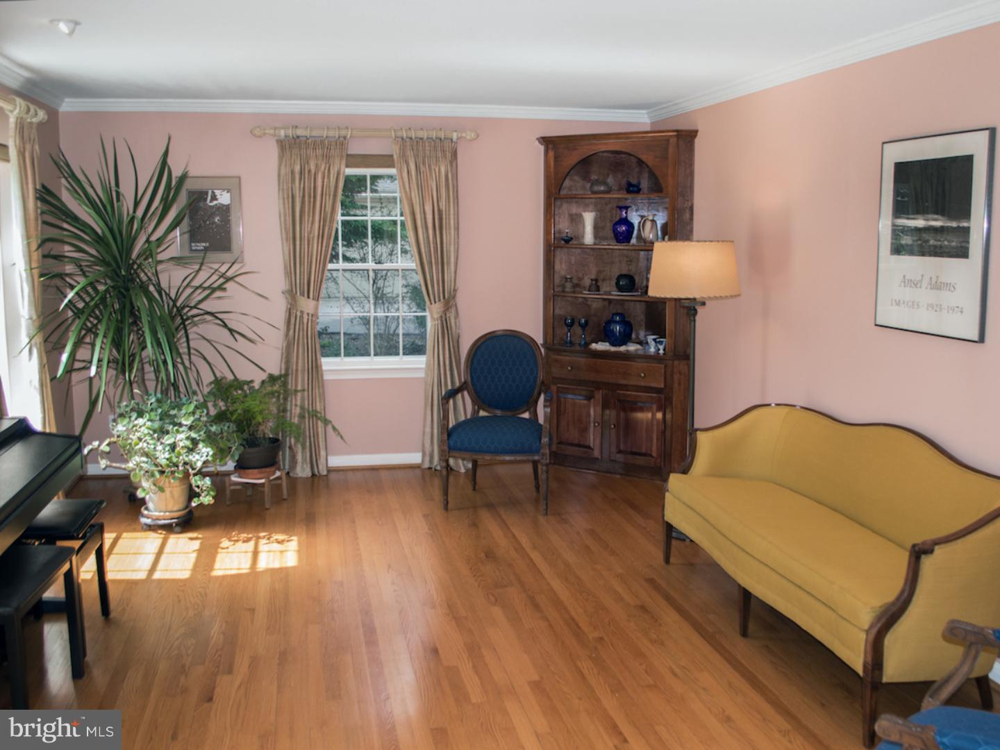 5 Pelham Road Wilmington, DE 19803 - Photo 9 of 25 Living Room