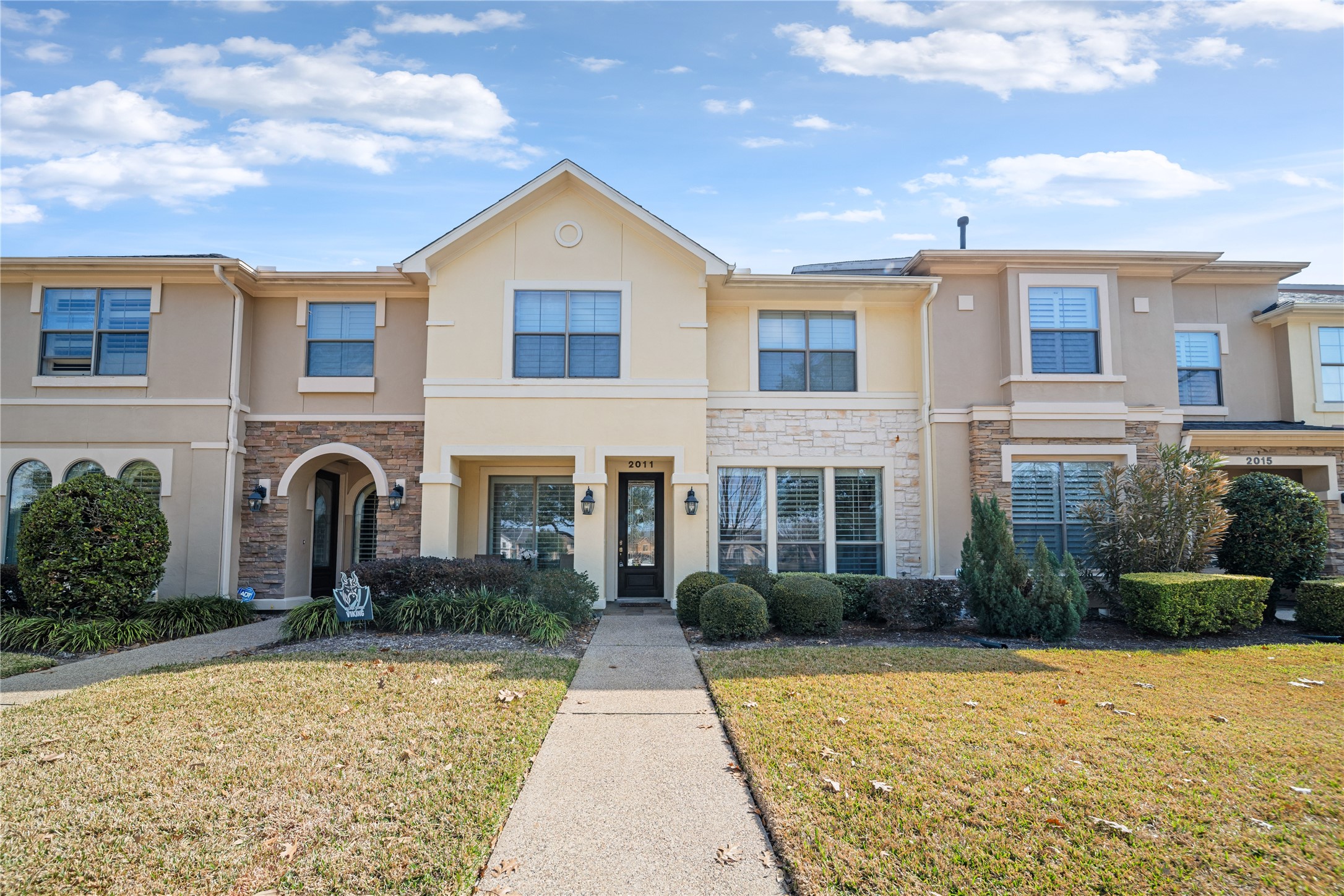 2011 Spring Cedar Lane Houston, TX 77077 - Photo 4 of 44