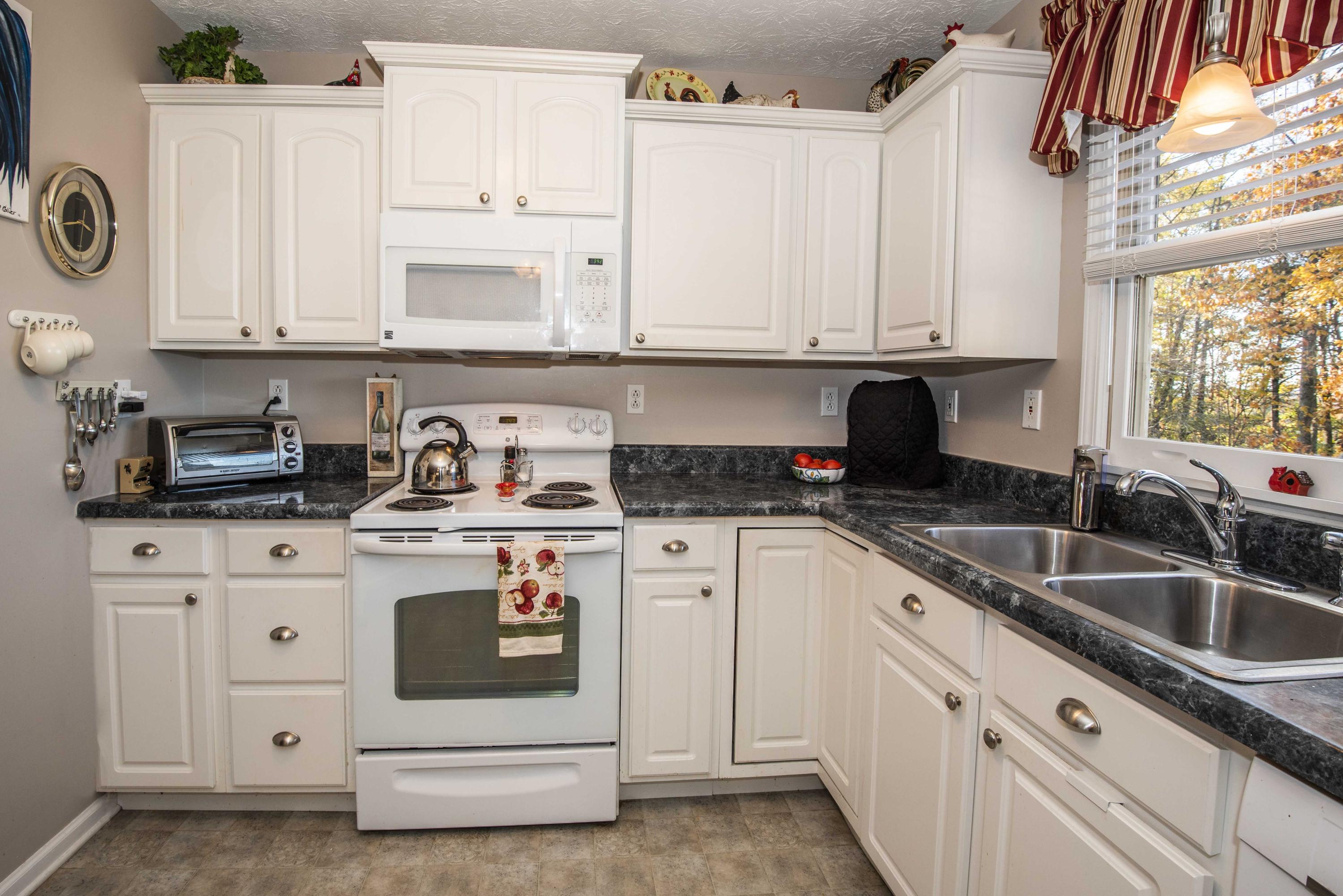 690 Fox Hunter Road Maynardville, TN 37807 - Photo 12 of 38 Kitchen_1