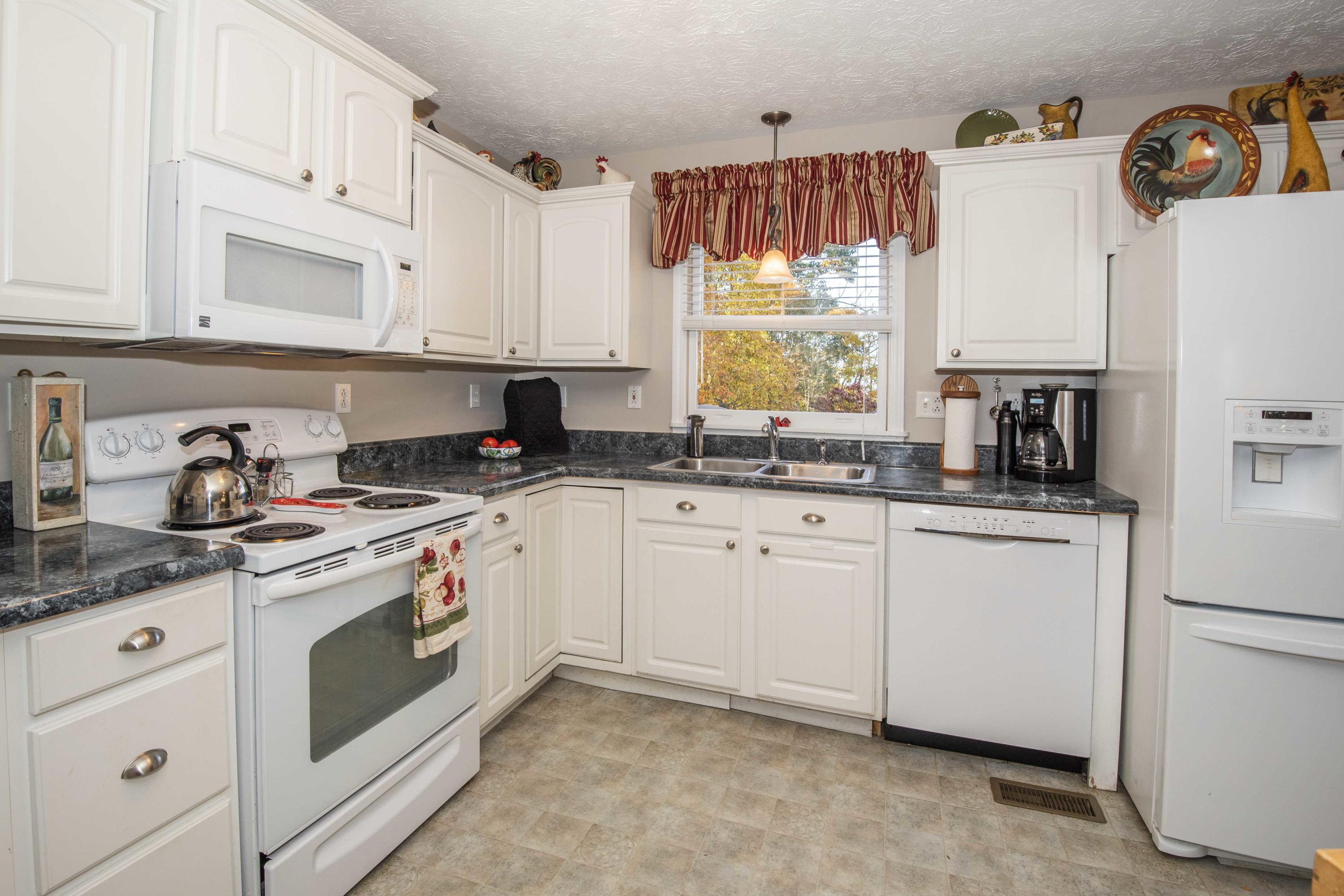 690 Fox Hunter Road Maynardville, TN 37807 - Photo 14 of 38 Kitchen 4_1