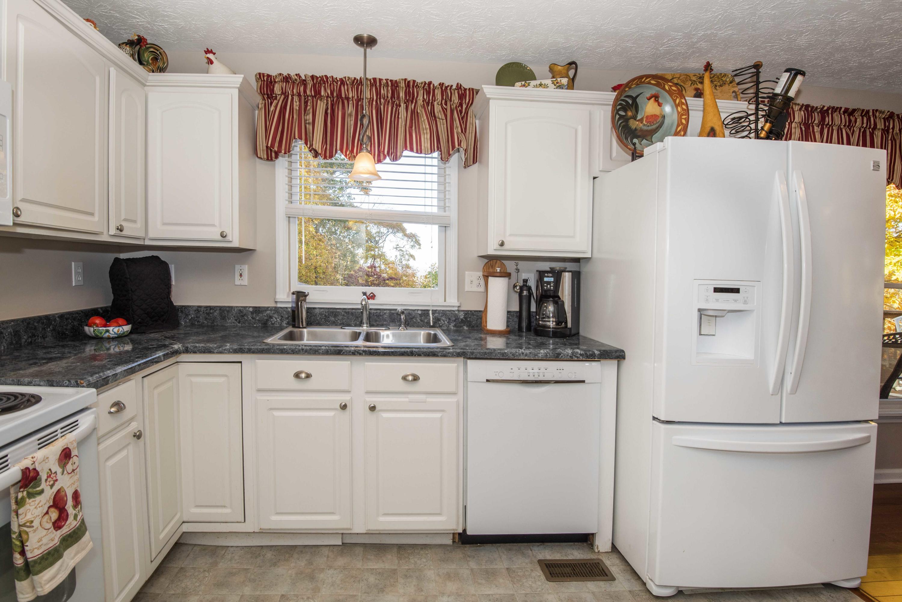 690 Fox Hunter Road Maynardville, TN 37807 - Photo 15 of 38 Kitchen 3_1