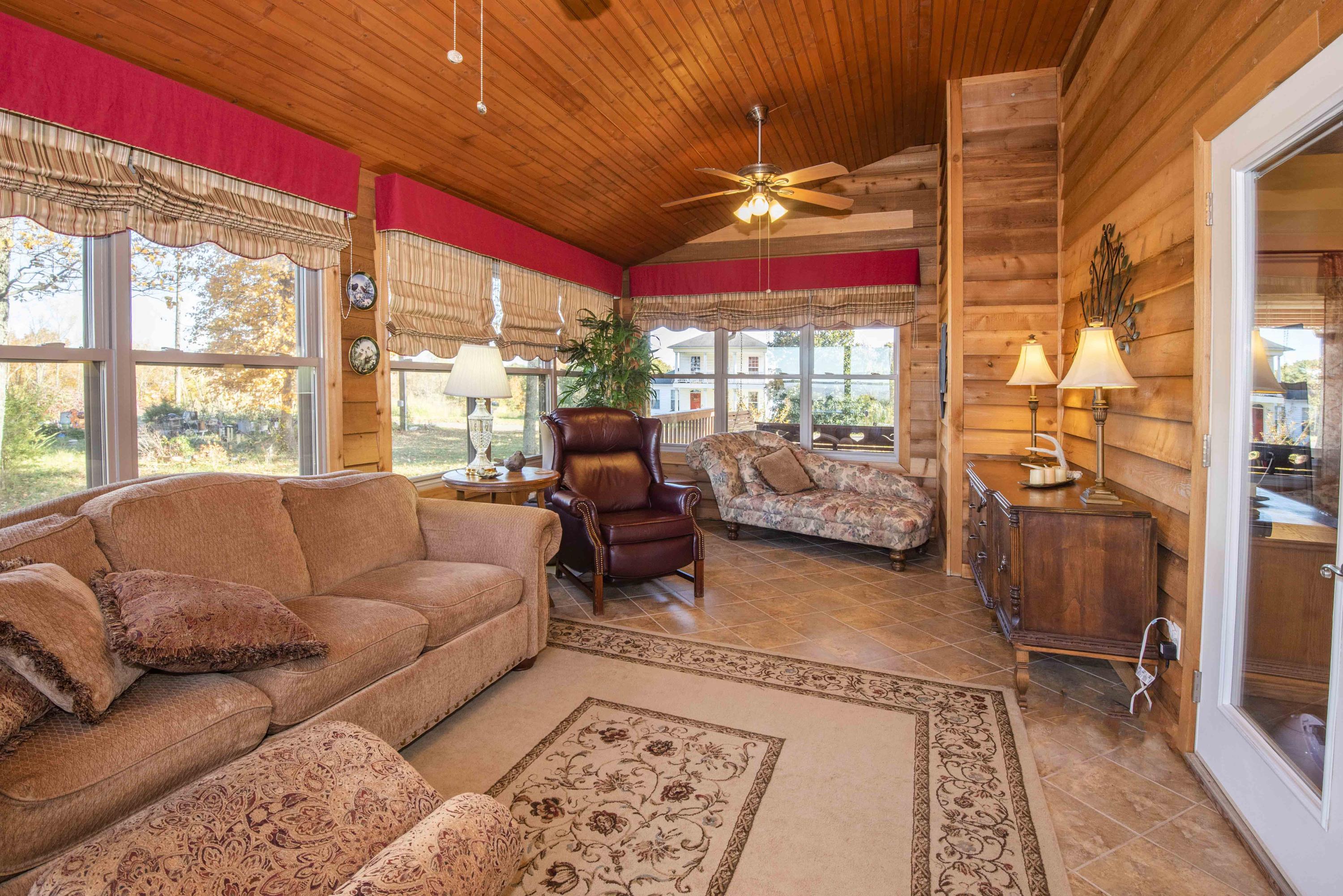 690 Fox Hunter Road Maynardville, TN 37807 - Photo 17 of 38 Sunroom 1_1