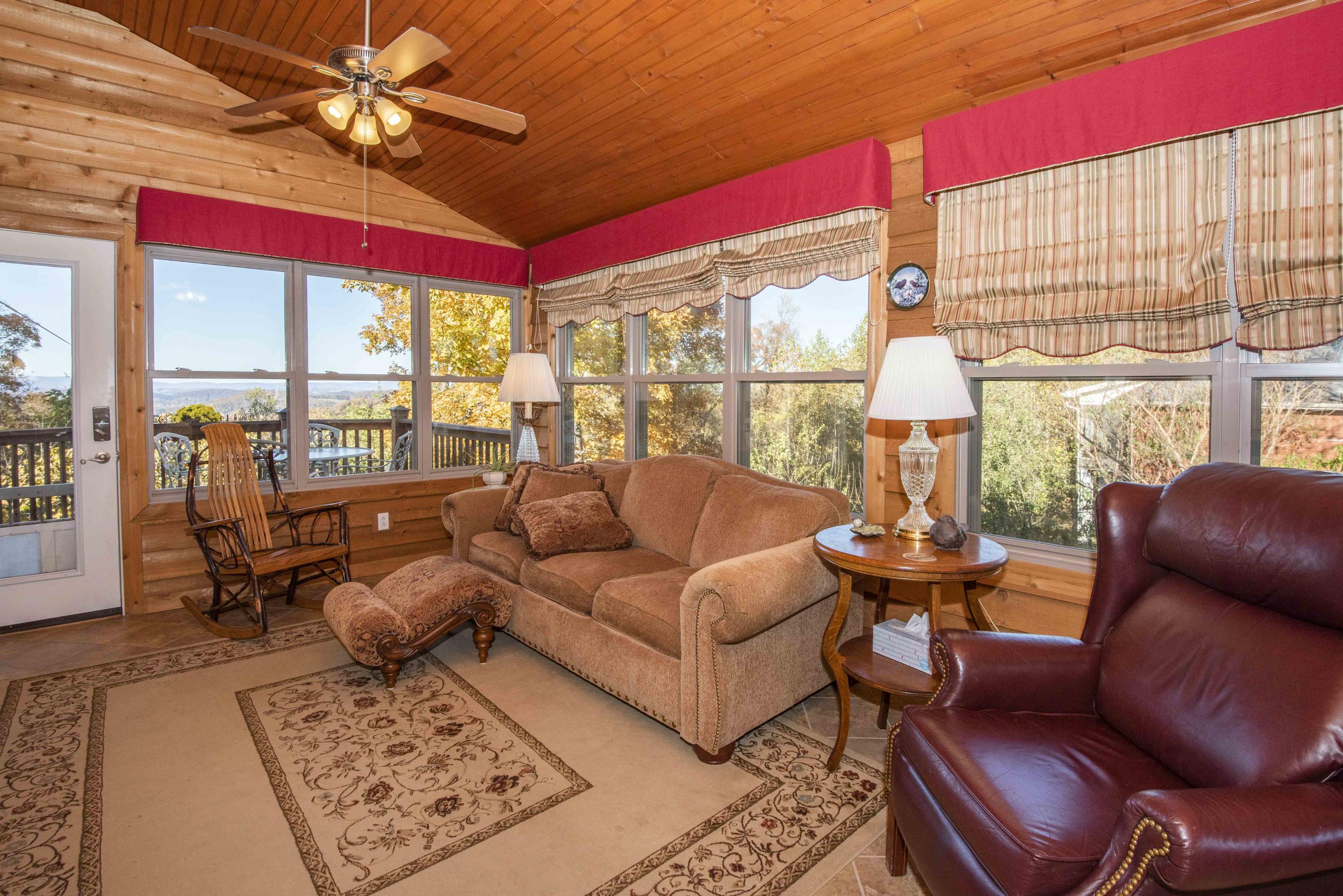 690 Fox Hunter Road Maynardville, TN 37807 - Photo 18 of 38 Sunroom_1