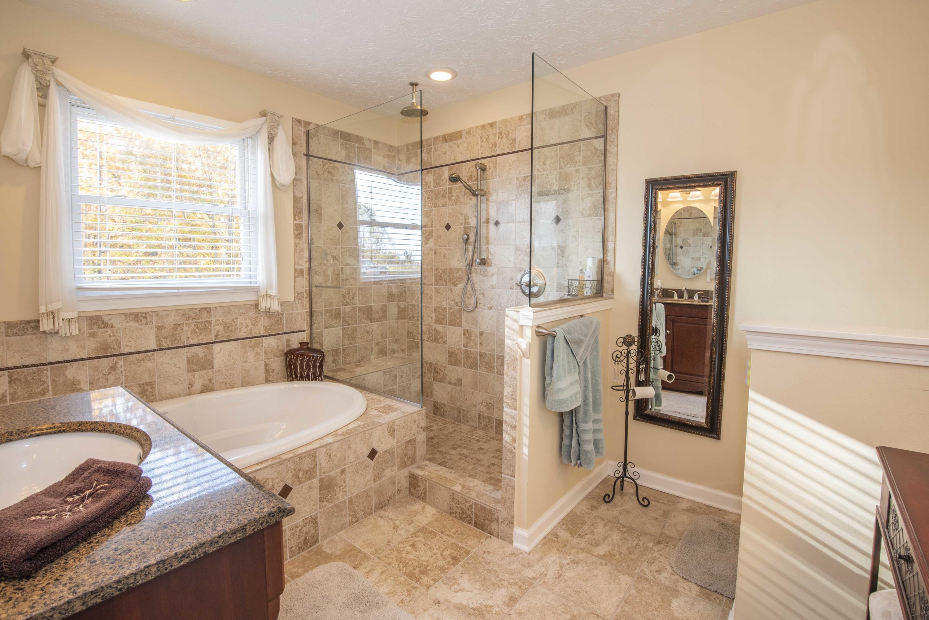 690 Fox Hunter Road Maynardville, TN 37807 - Photo 24 of 38 Master Bath 2_1