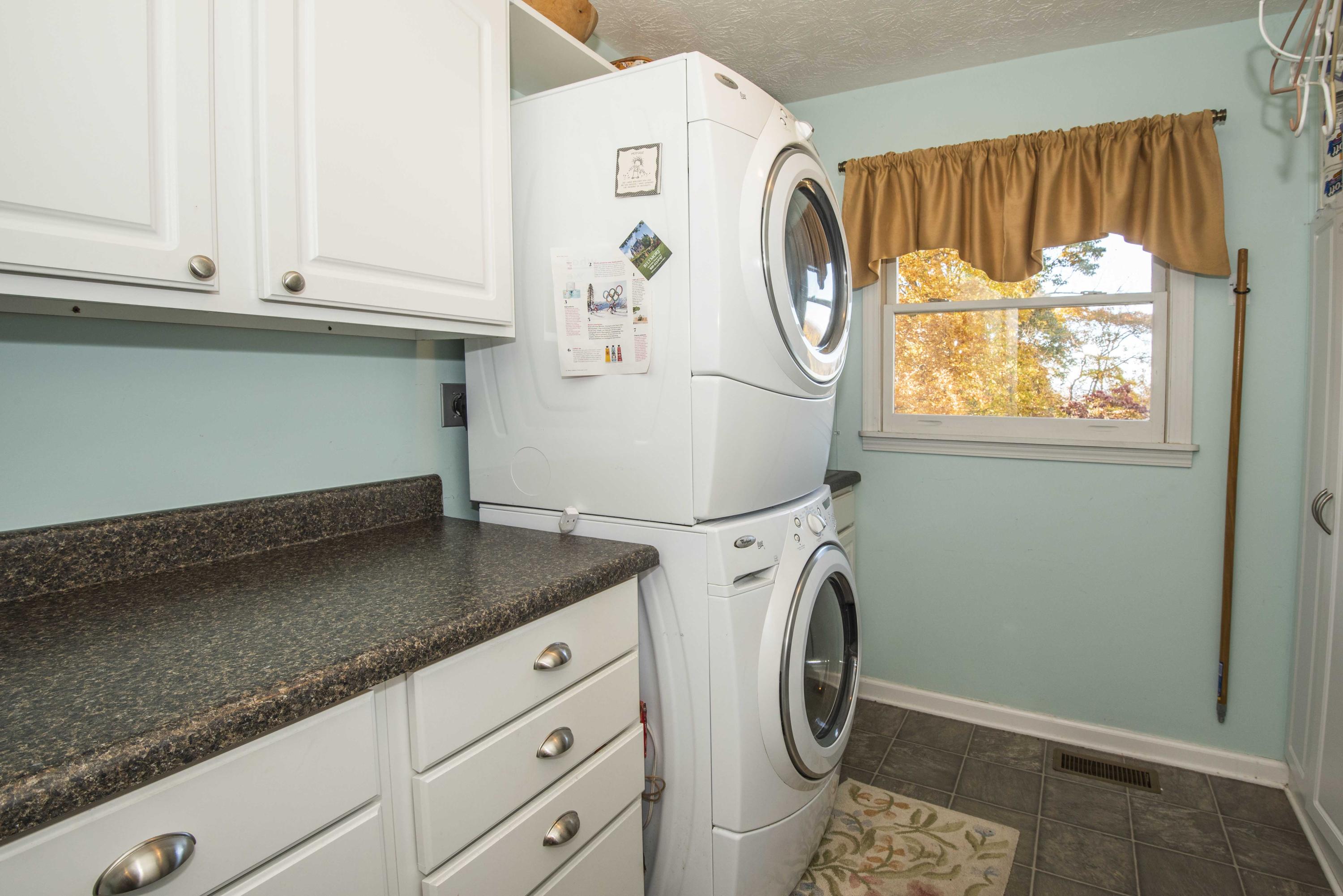 690 Fox Hunter Road Maynardville, TN 37807 - Photo 35 of 38 Laundry_1