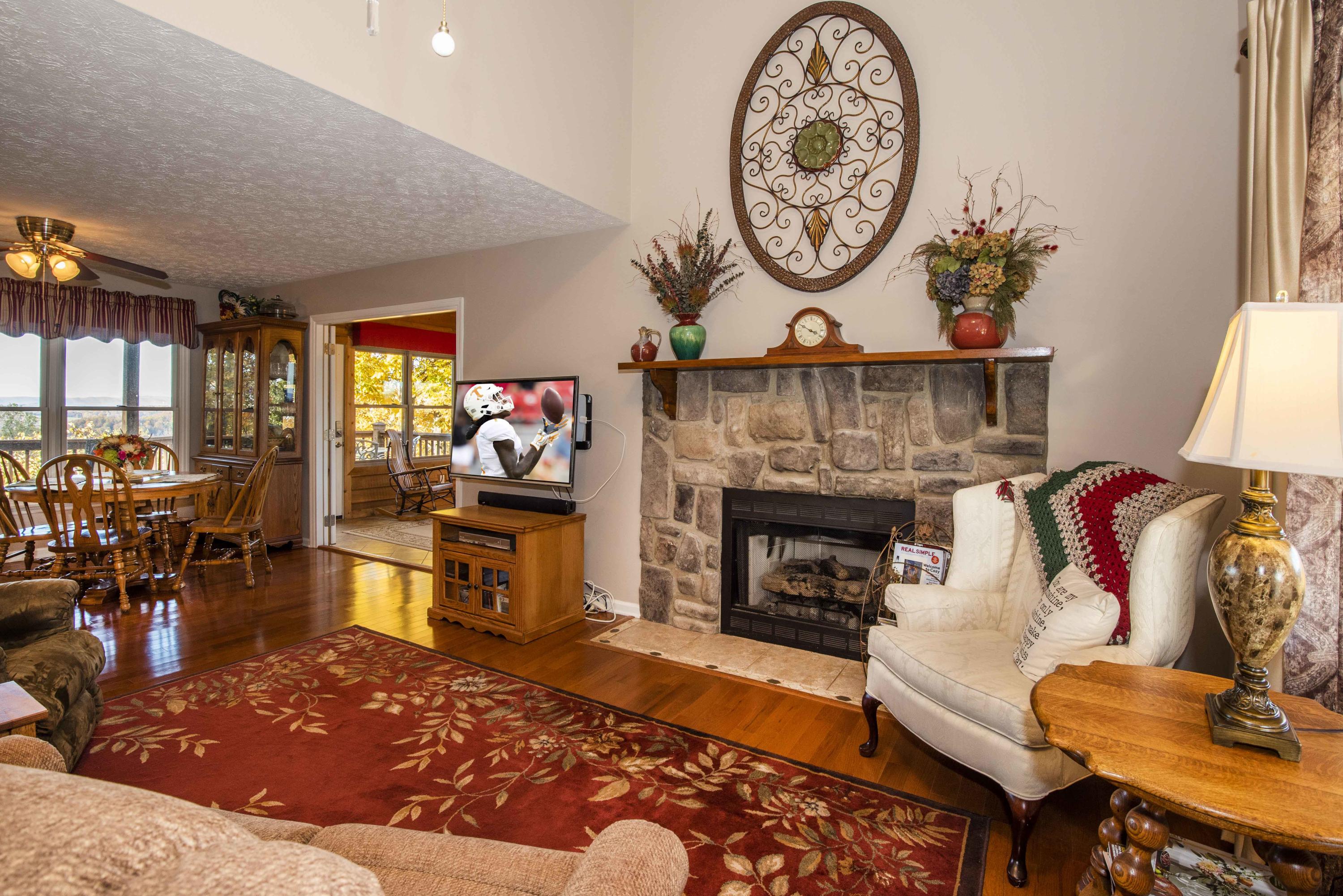 690 Fox Hunter Road Maynardville, TN 37807 - Photo 10 of 38 Living 2_1