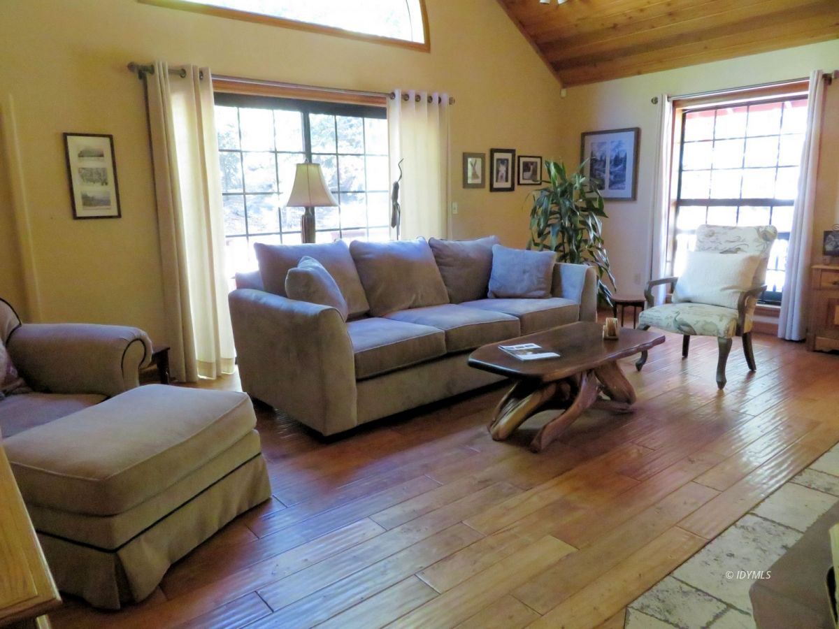 25553 Glen Rd Road Idyllwild, CA 92549 - Photo 4 of 20 a living room with furniture and a large window