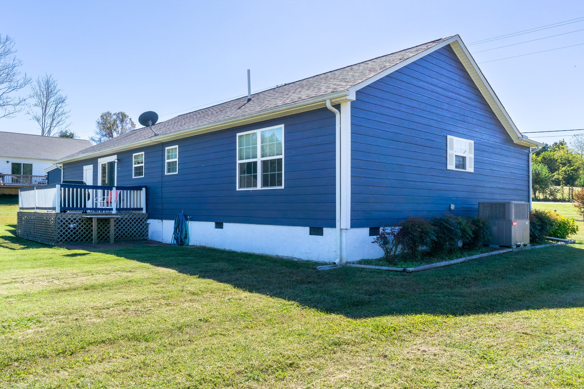 237 Fremont Road Doyle, TN 38559 - Photo 19 of 29 a view of a house with a yard