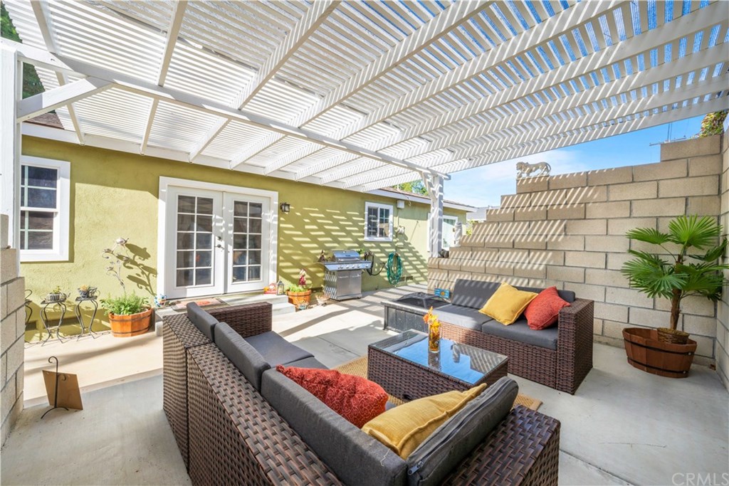 2001 Rancho Drive Riverside, CA 92507 - Photo 4 of 37