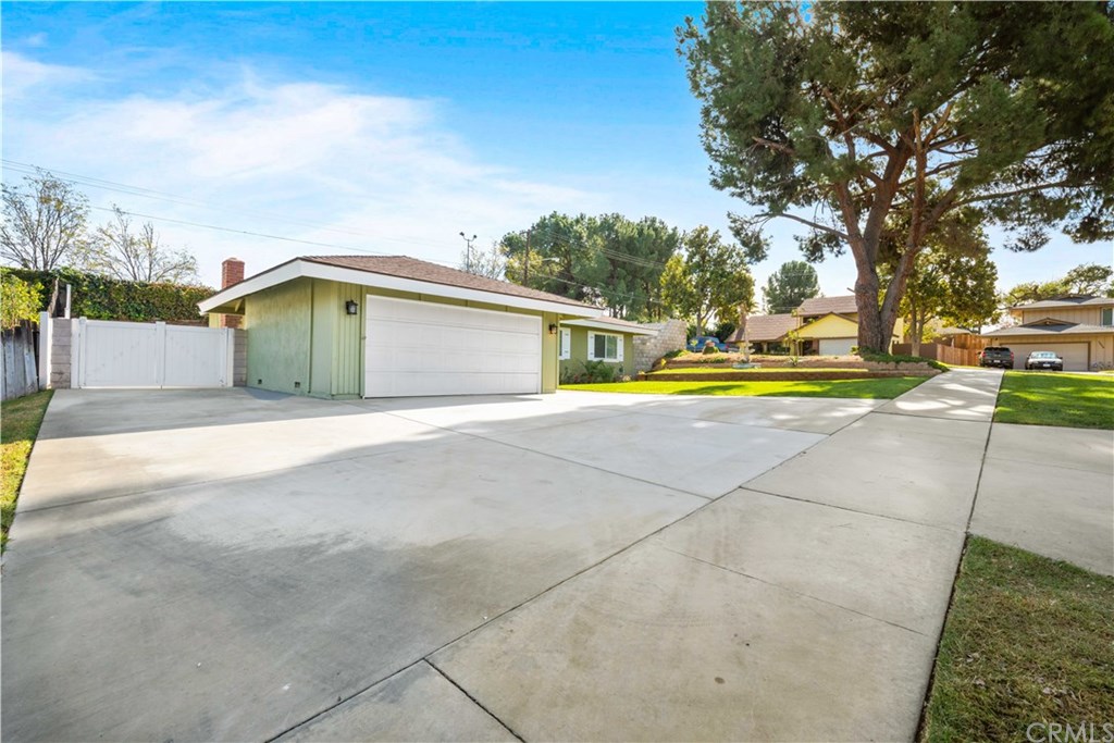 2001 Rancho Drive Riverside, CA 92507 - Photo 5 of 37