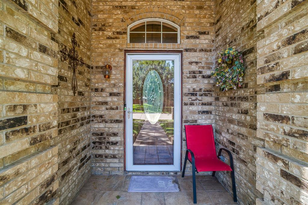 412 Inland Circle Azle, TX 76020 - Photo 2 of 20 Gallery Image 2