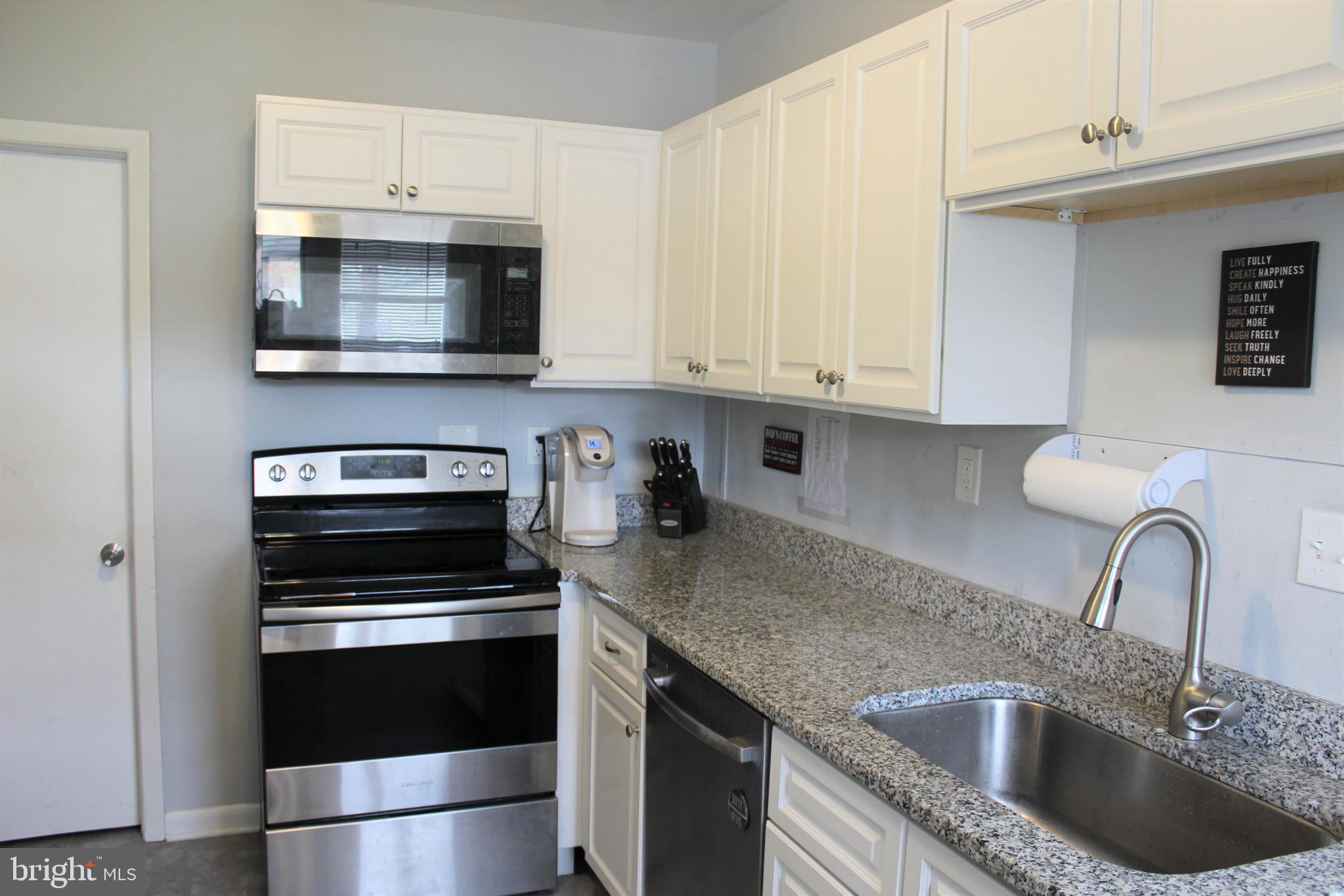 227 Beechwood Road Brookhaven, PA 19015 - Photo 6 of 22 Gallery Image 6